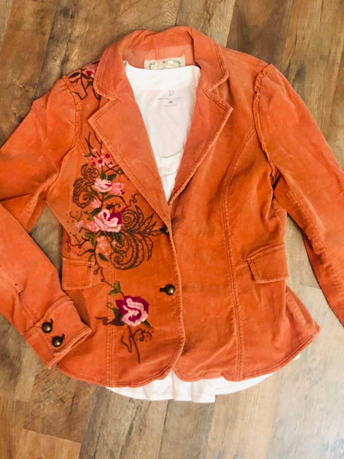Boutique embrpidered thin corduroy blaze