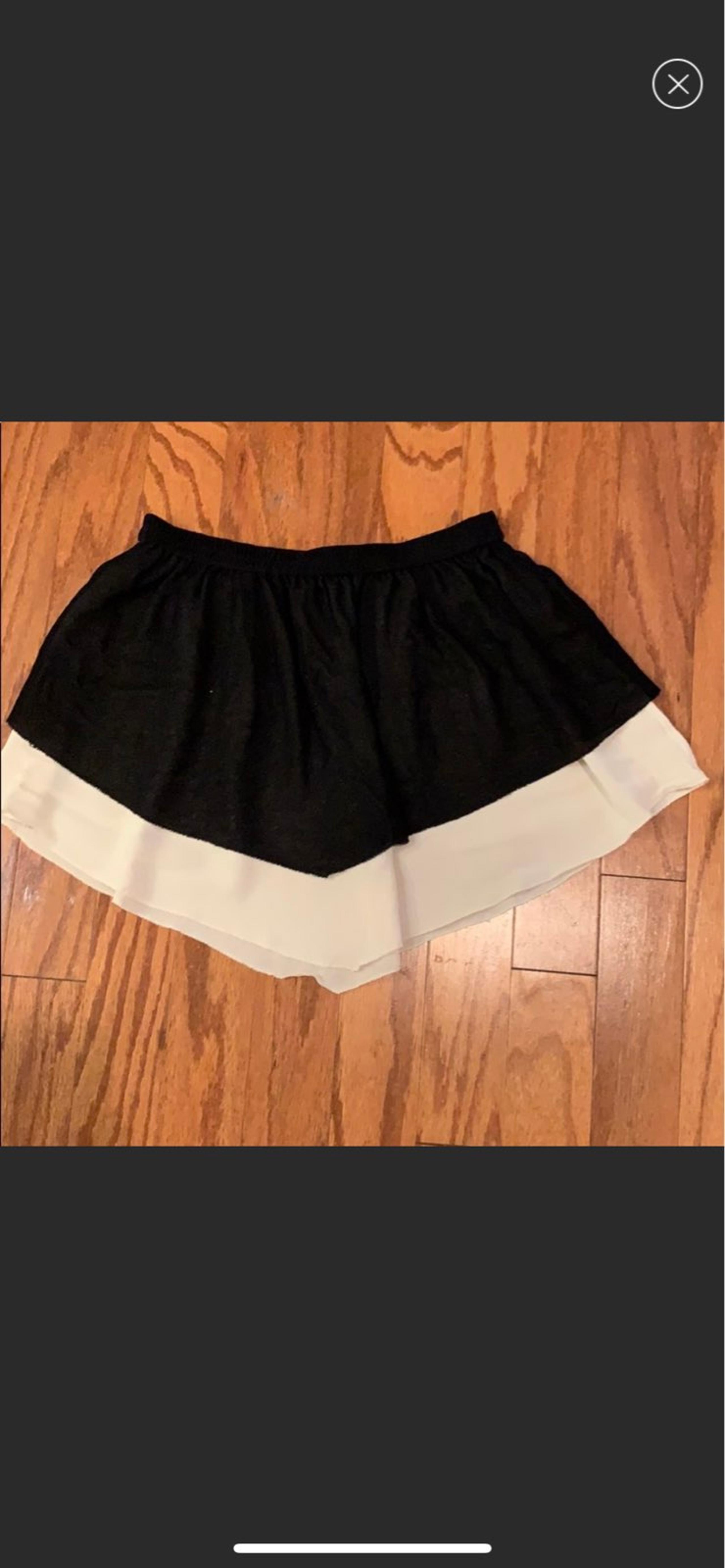 Madison Marcus Mini Skirt XS/S EUC