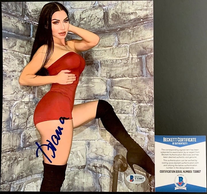 Diana Sparks Signed 8x10 Photo D Autograph Up Next Fighting Ring Girl BAS COA