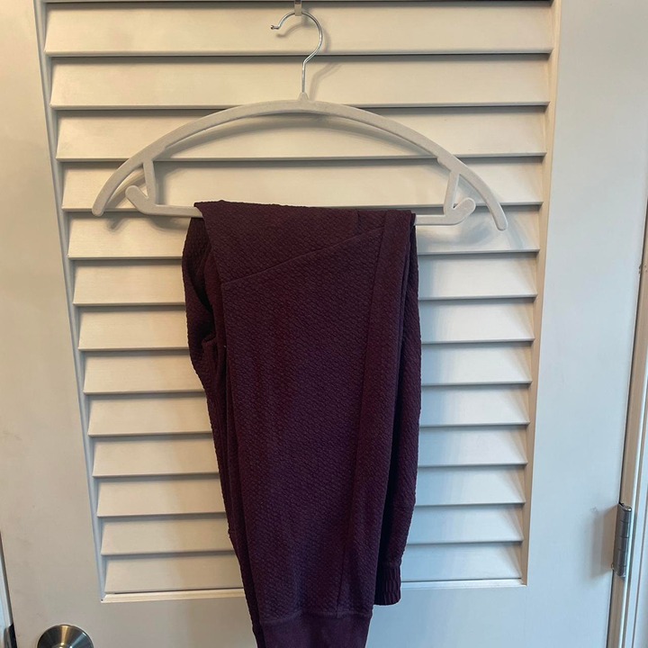 lululemon AT EASE JOGGERS [cassis]