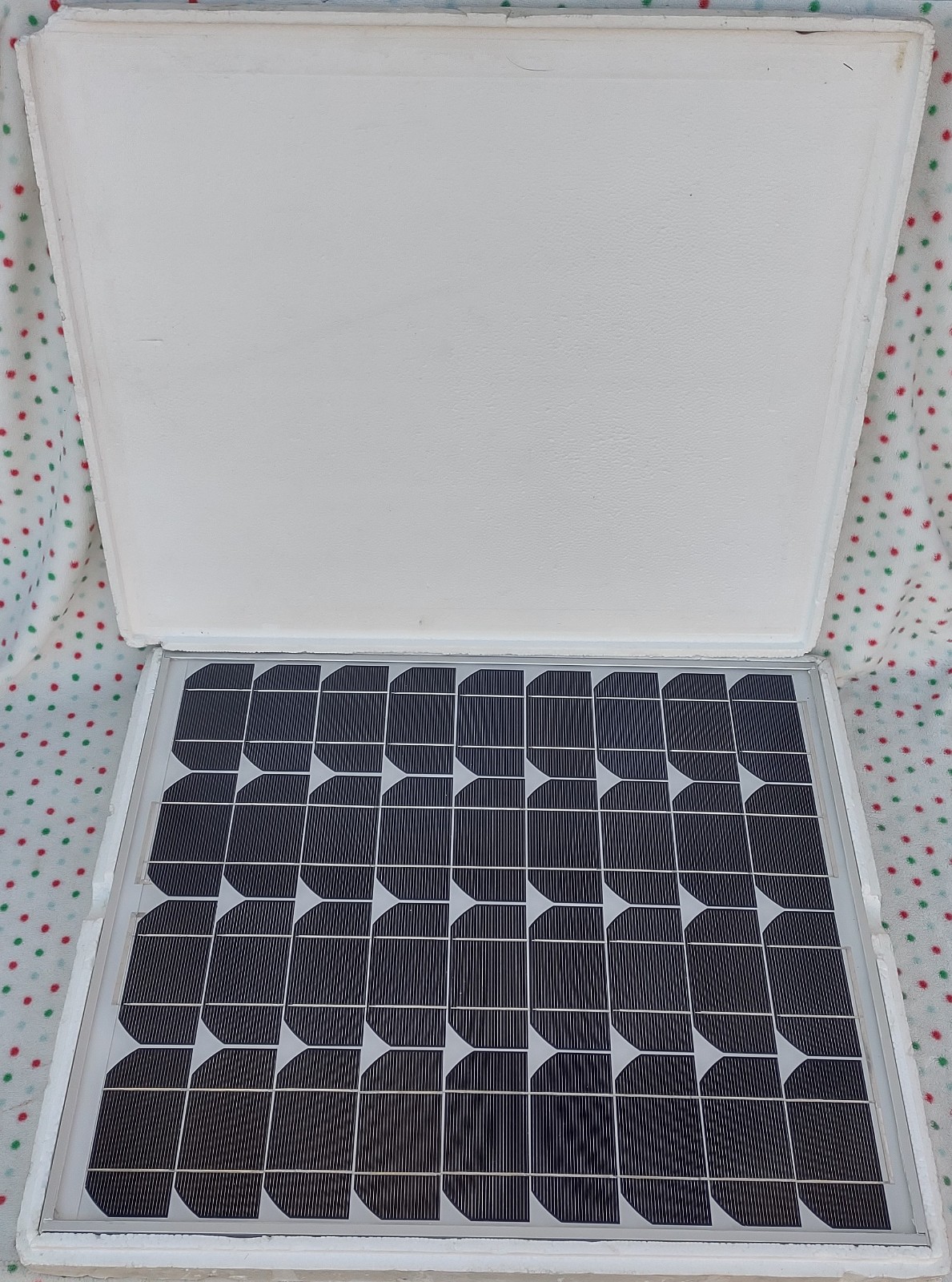 RAMSOND Solar Module 21” X 24.5” Pmax:50Wp Vmp: 18.5V Imp: 2.71A