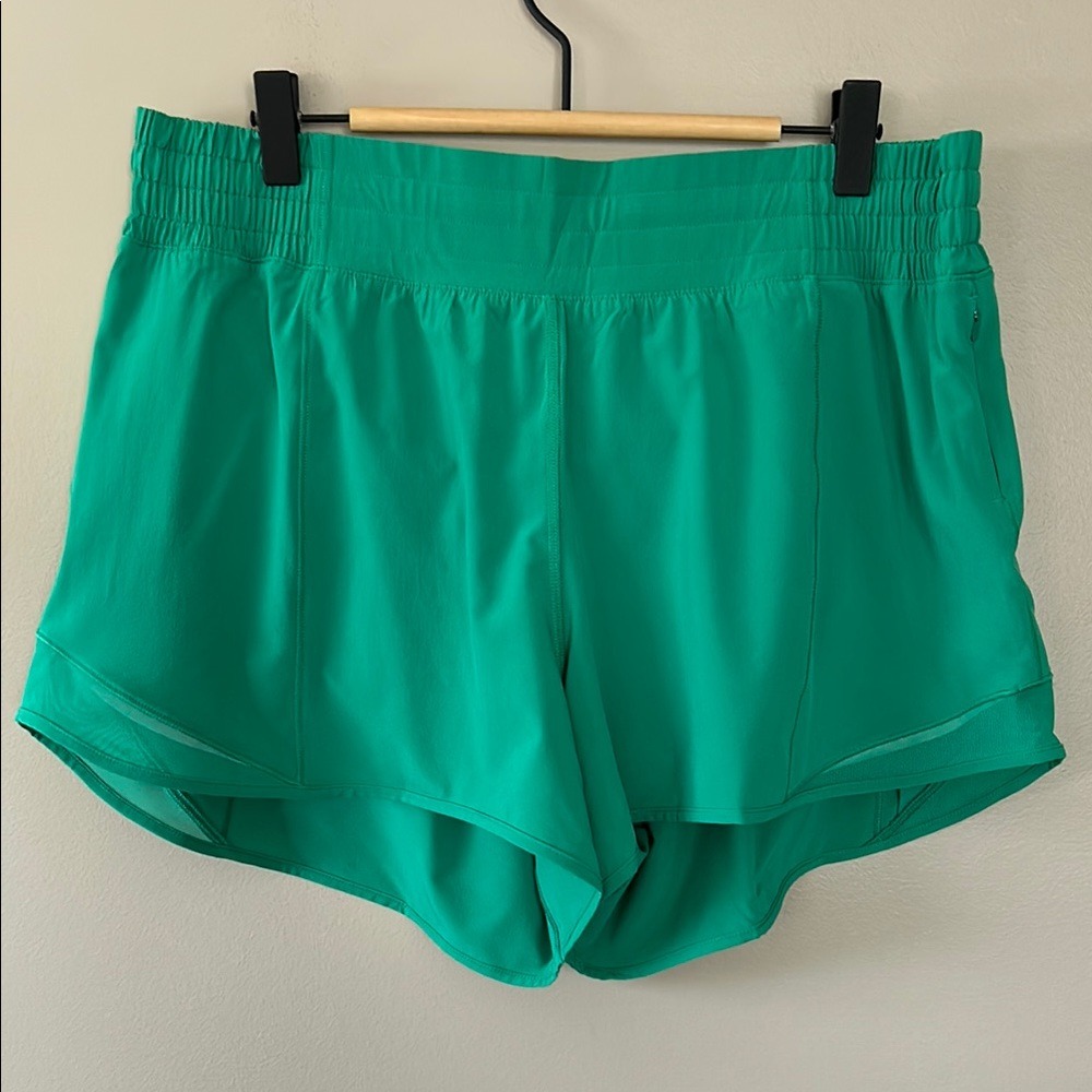 Lululemon Hotty Hot High Rise Short 4 Size 12 Kelly Green