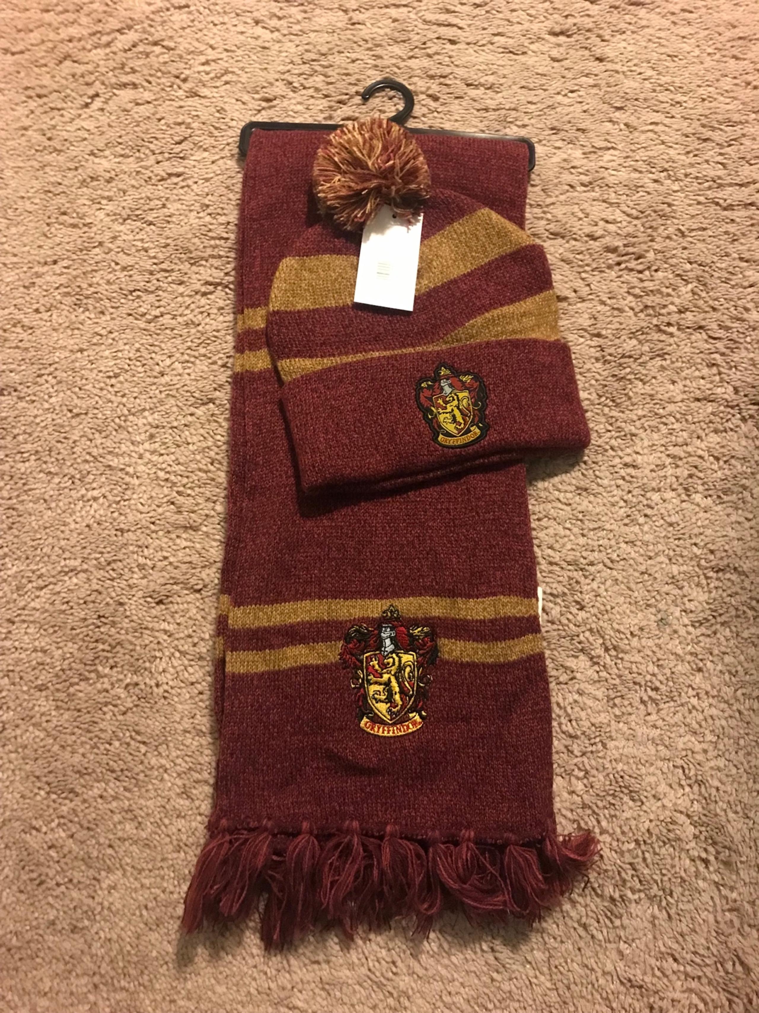 Harry Potter Gryffindor hat and scarf