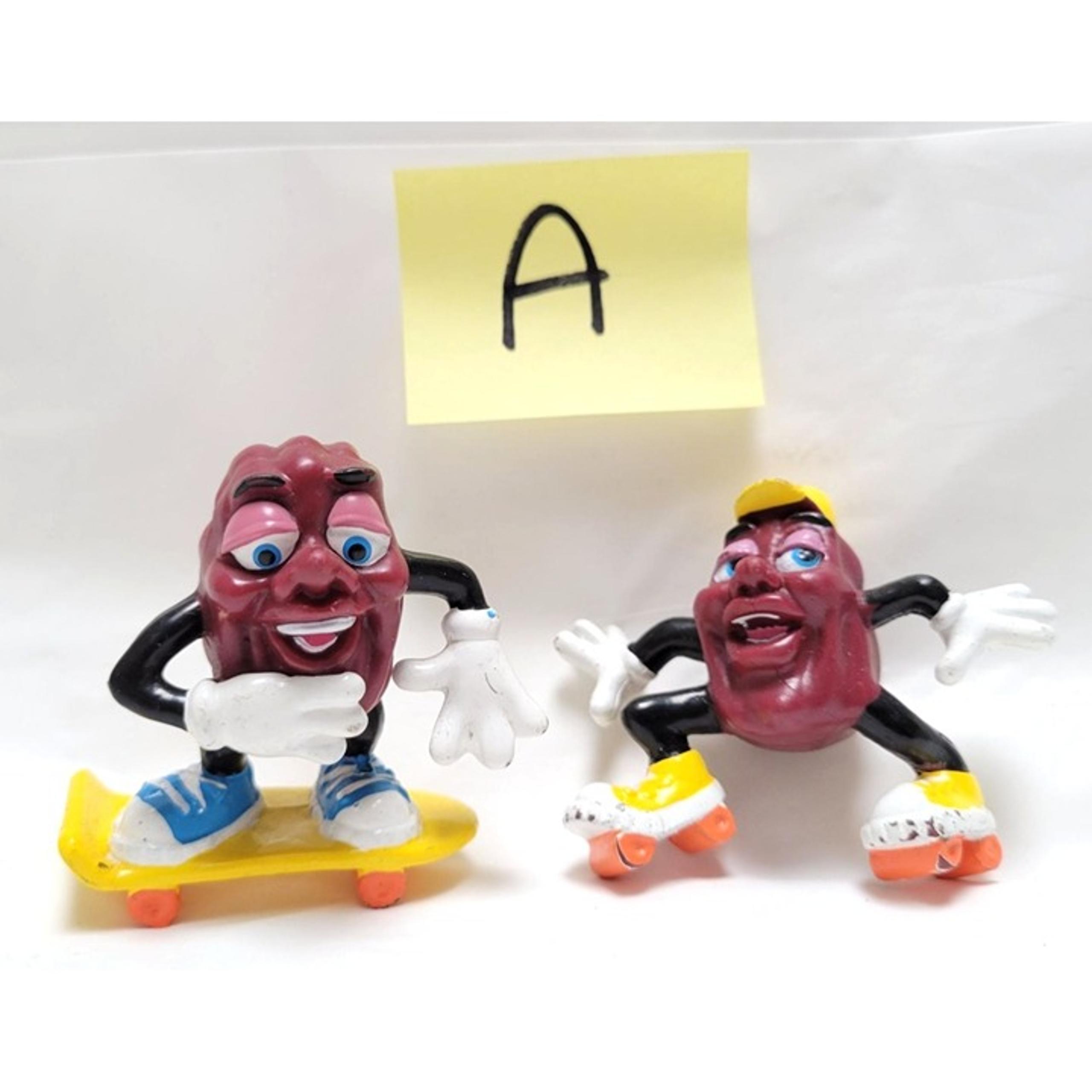 Lot of 2 Vintage California Raisins Skater & Roller Skating PVC Figures - Lot A