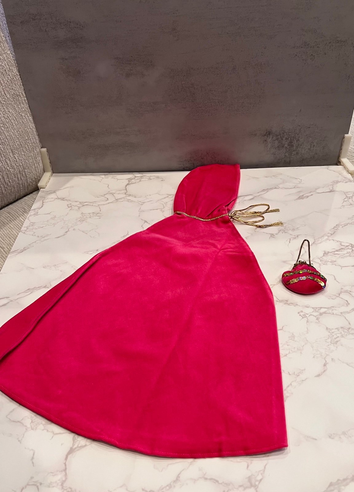 NEW HTF Magic Attic Club Heather ballroom Adventure cape & purse set