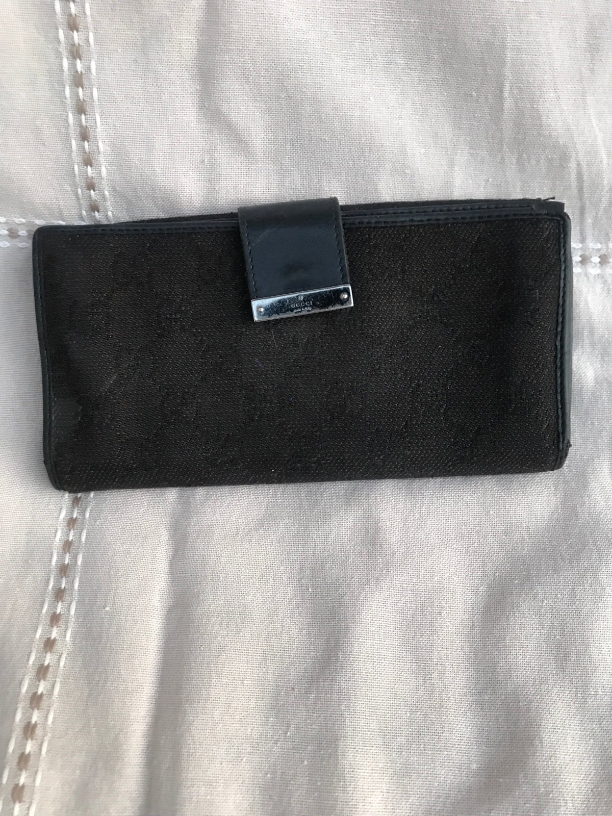 Black Gucci wallet