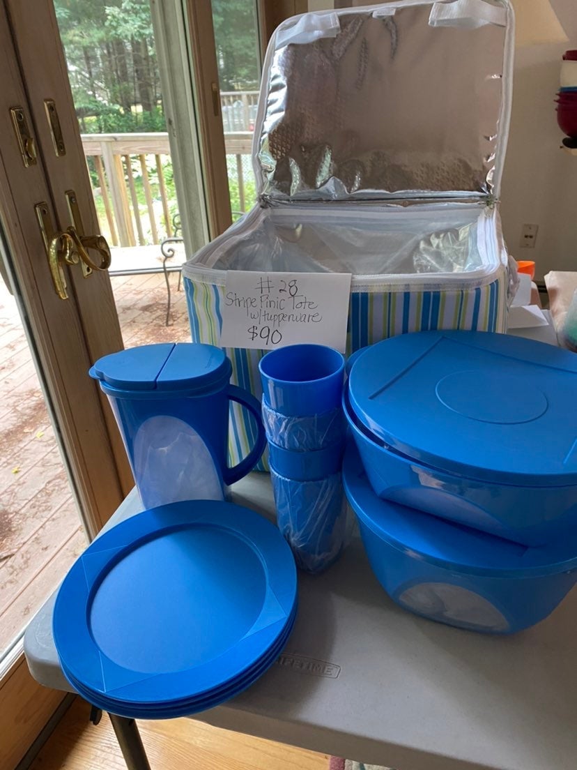 New tupperware insulated square pinic tote- 24 x24 wirh tumbler plates pitcher