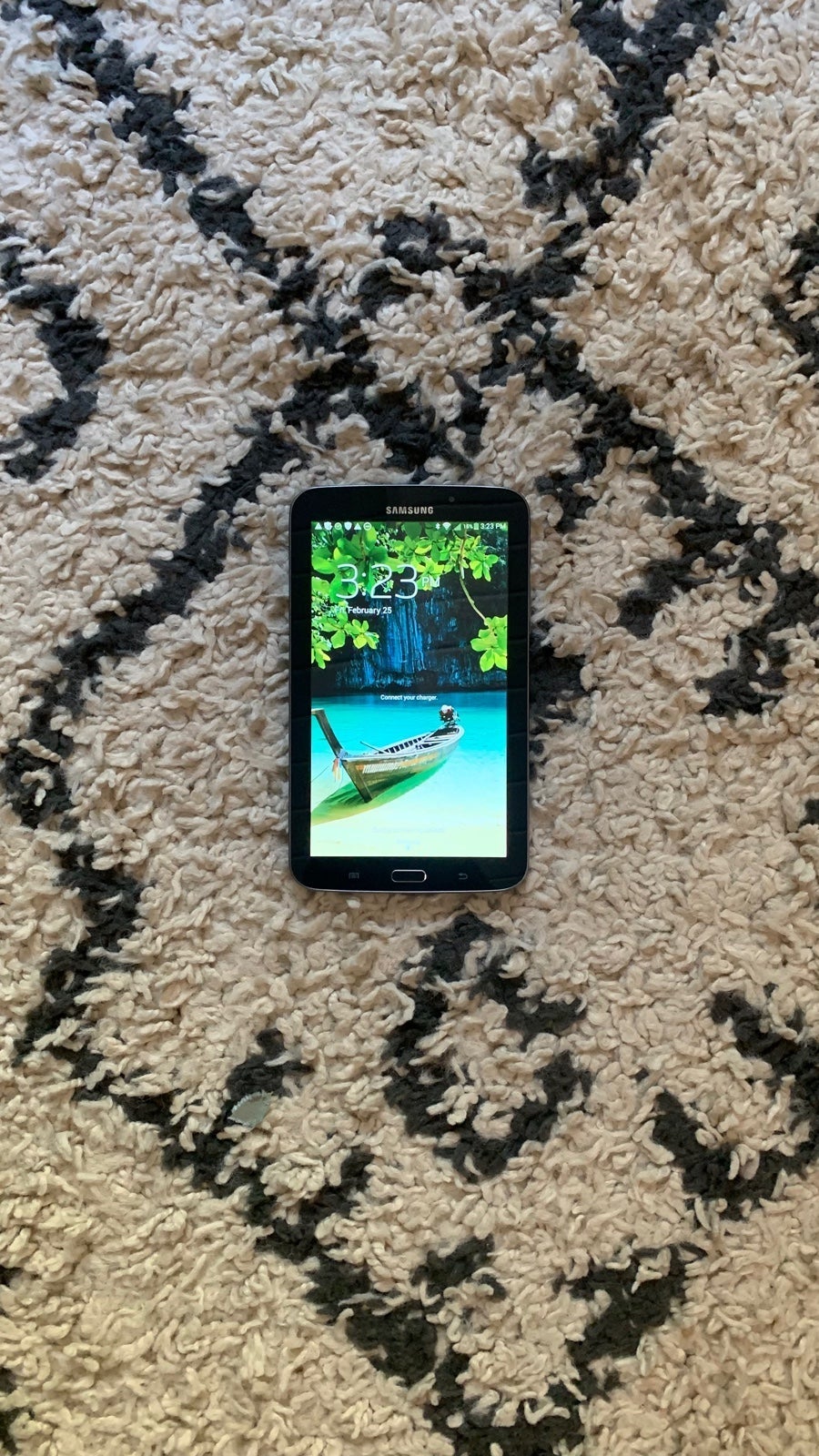 Samsung Galaxy Tab 3 4g LTE w/ hot spot & universal remote 16GB