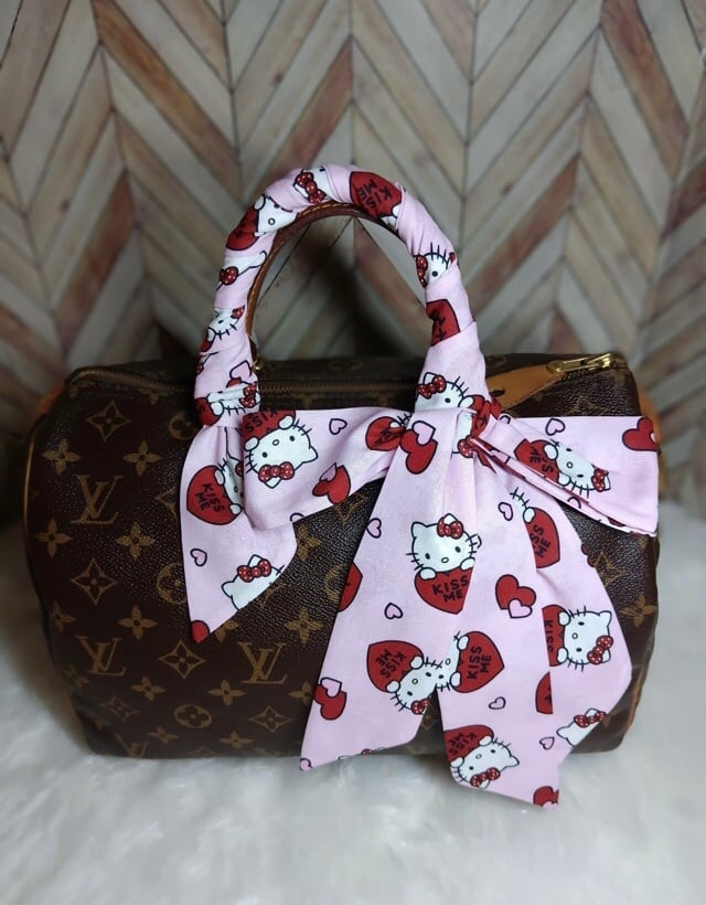 XC New Luxury Twilly-Hello Kitty Kiss Me Hearts Scarf