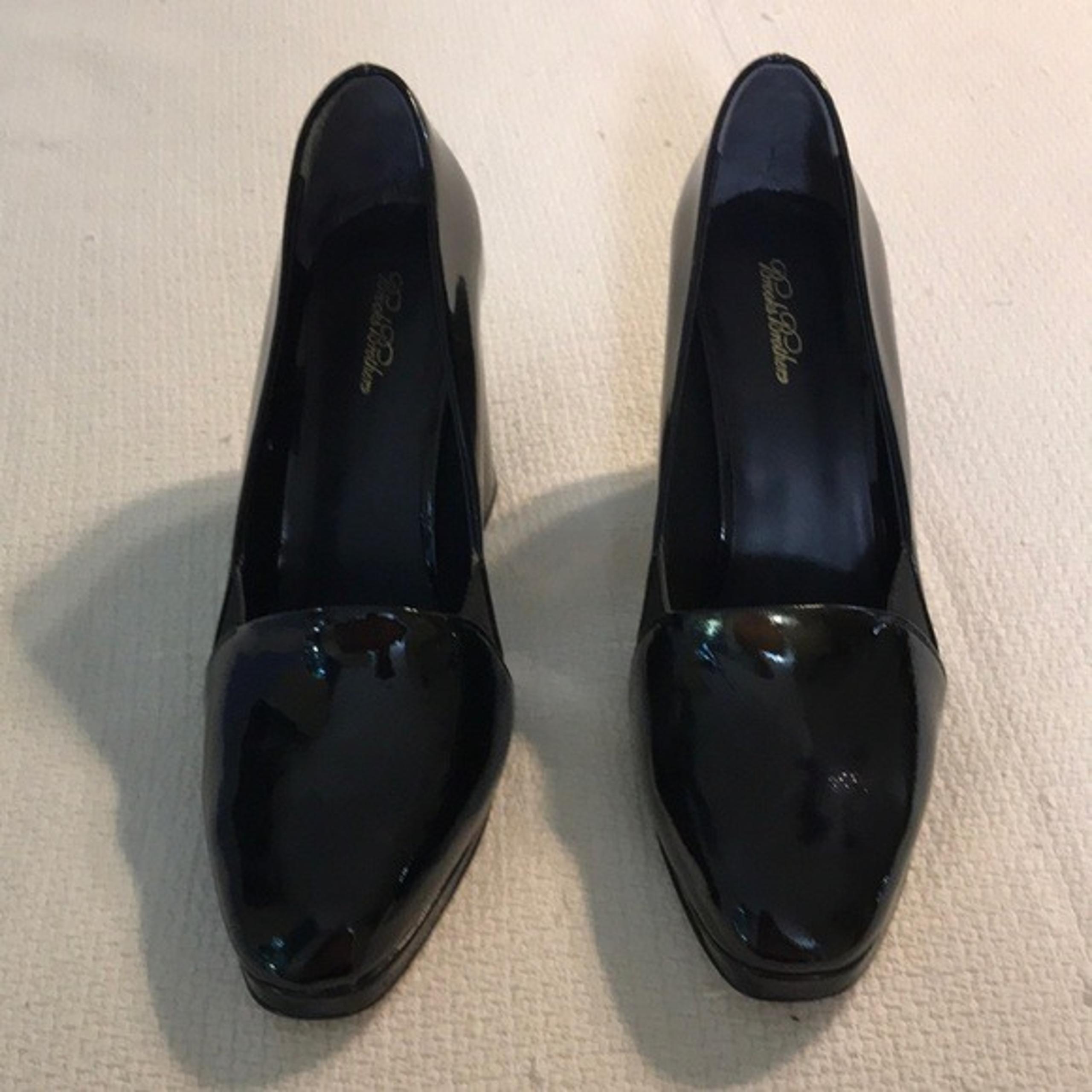 Brooks Brothers Black Patent Leather Pump Heels