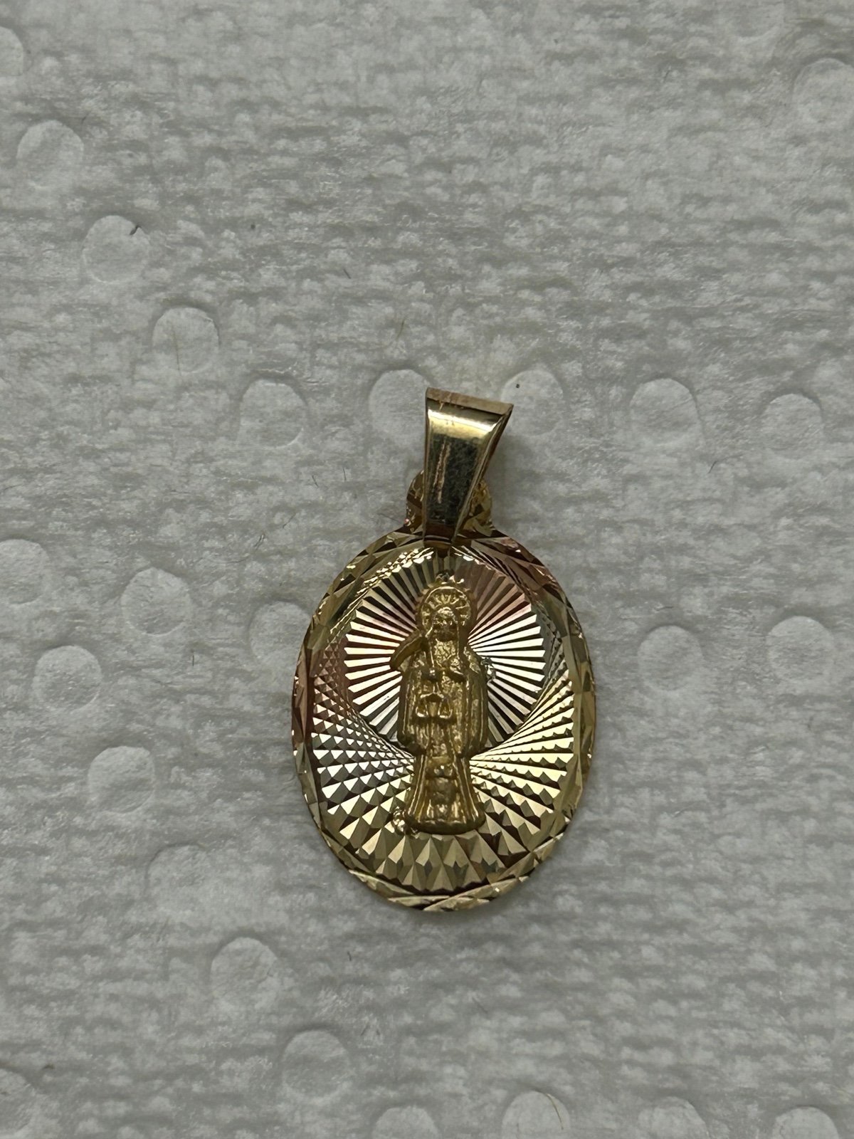 10k yellow solid gold pendant