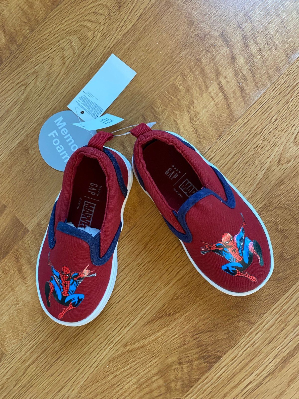 New boys Gap Sz 6 shoes Spider-Man