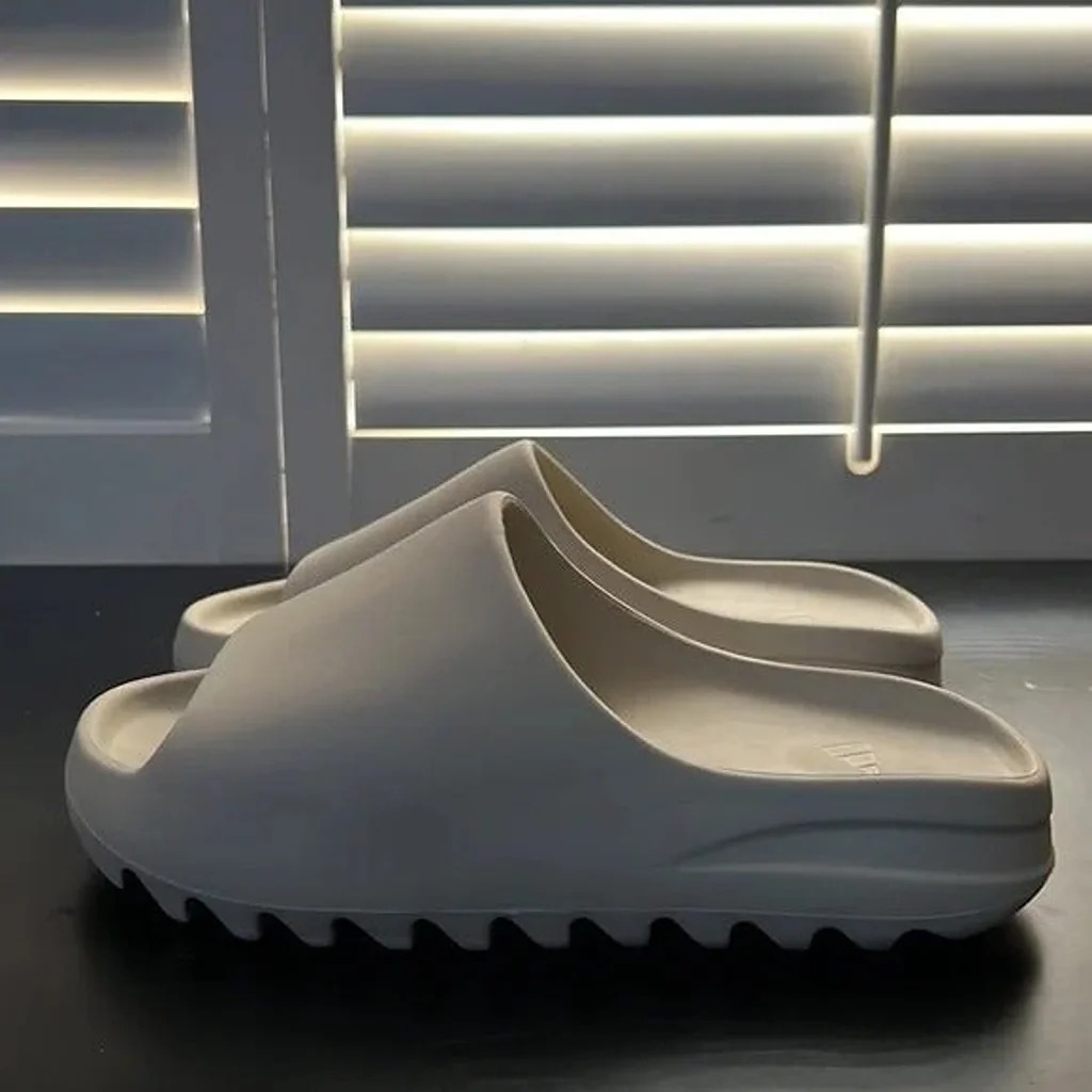 Yeezy Pure Slide Size 8