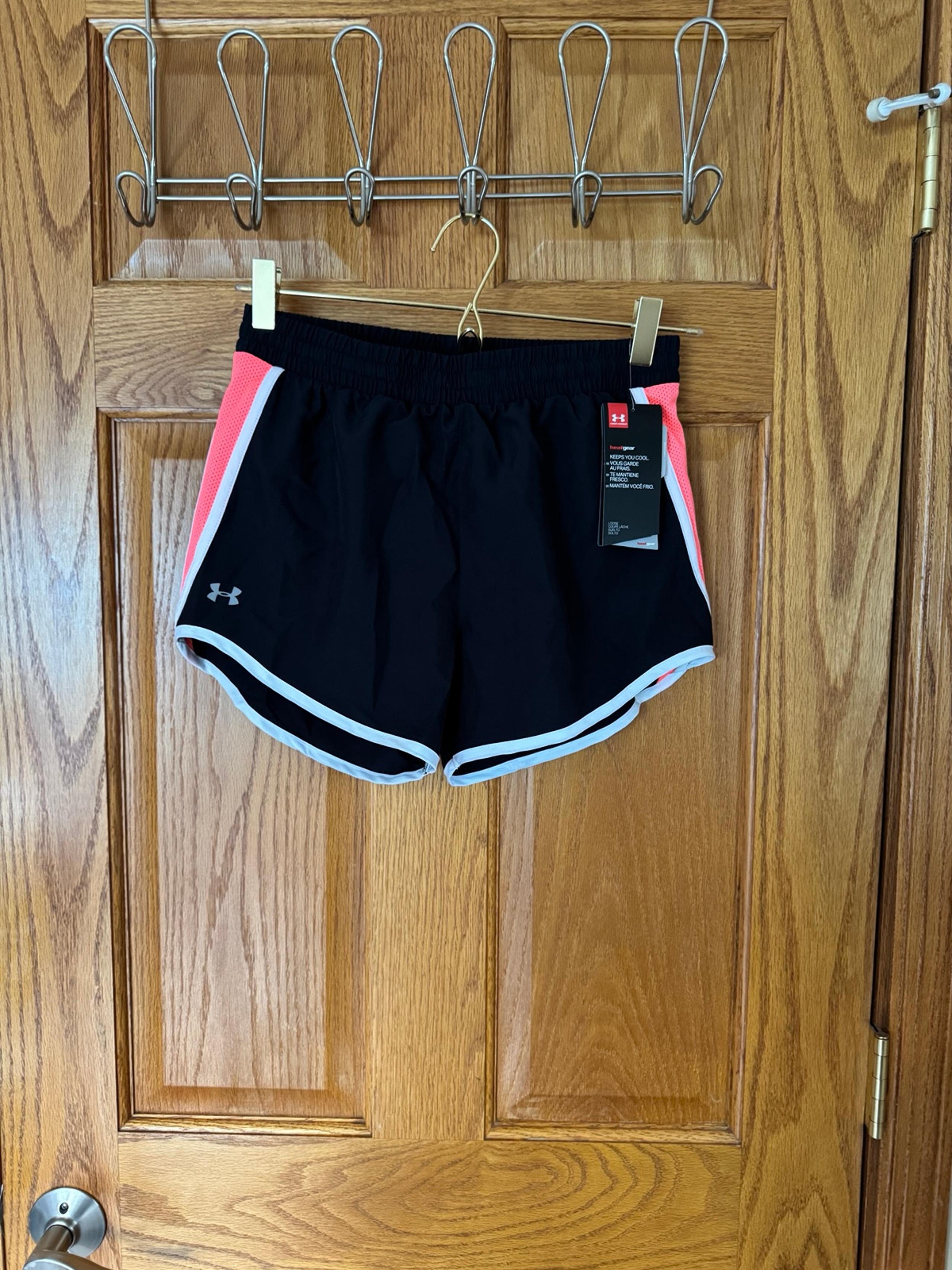 NWT Women’s Under Armour shorts XS