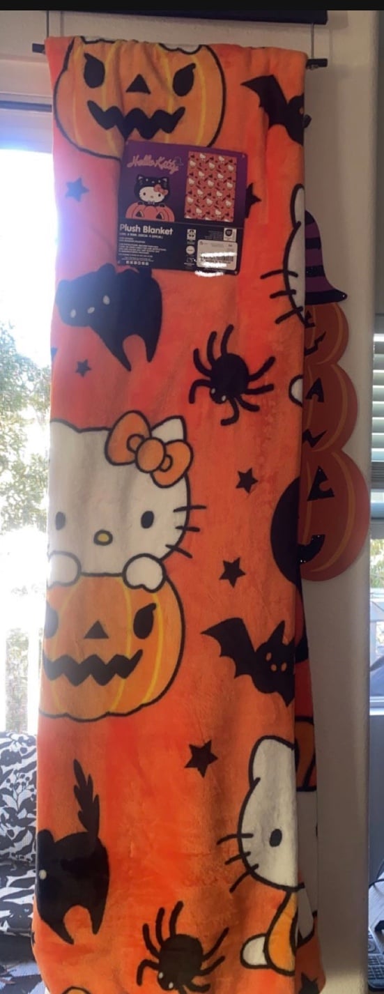 Hello Kitty Halloween blanket