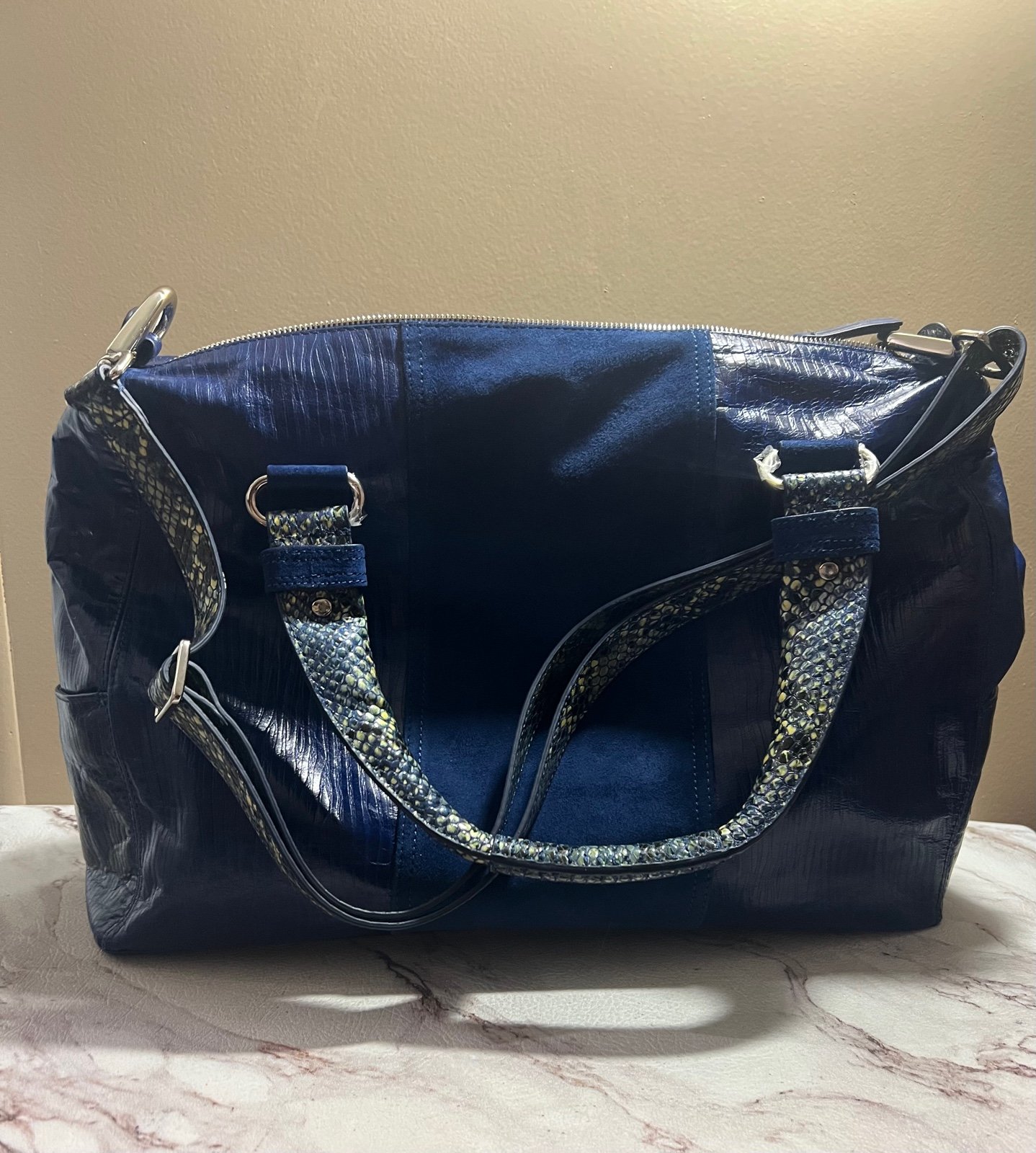 Vintage Reign Travel Duffle Bag Weekender Bag Overnight Bag Carry On Tote.