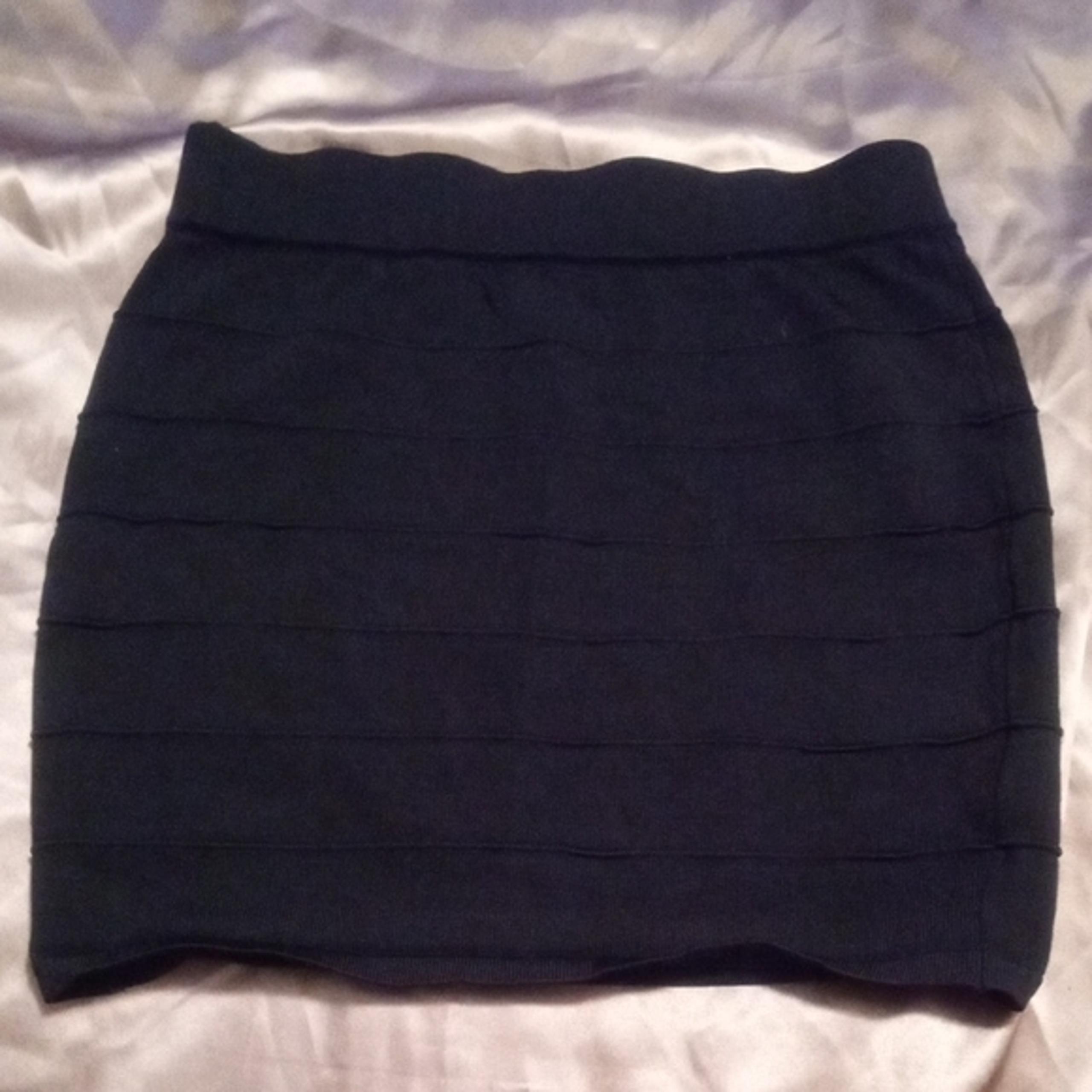 Wet Seal Small Black Mini Ribbed Pencil Skirt