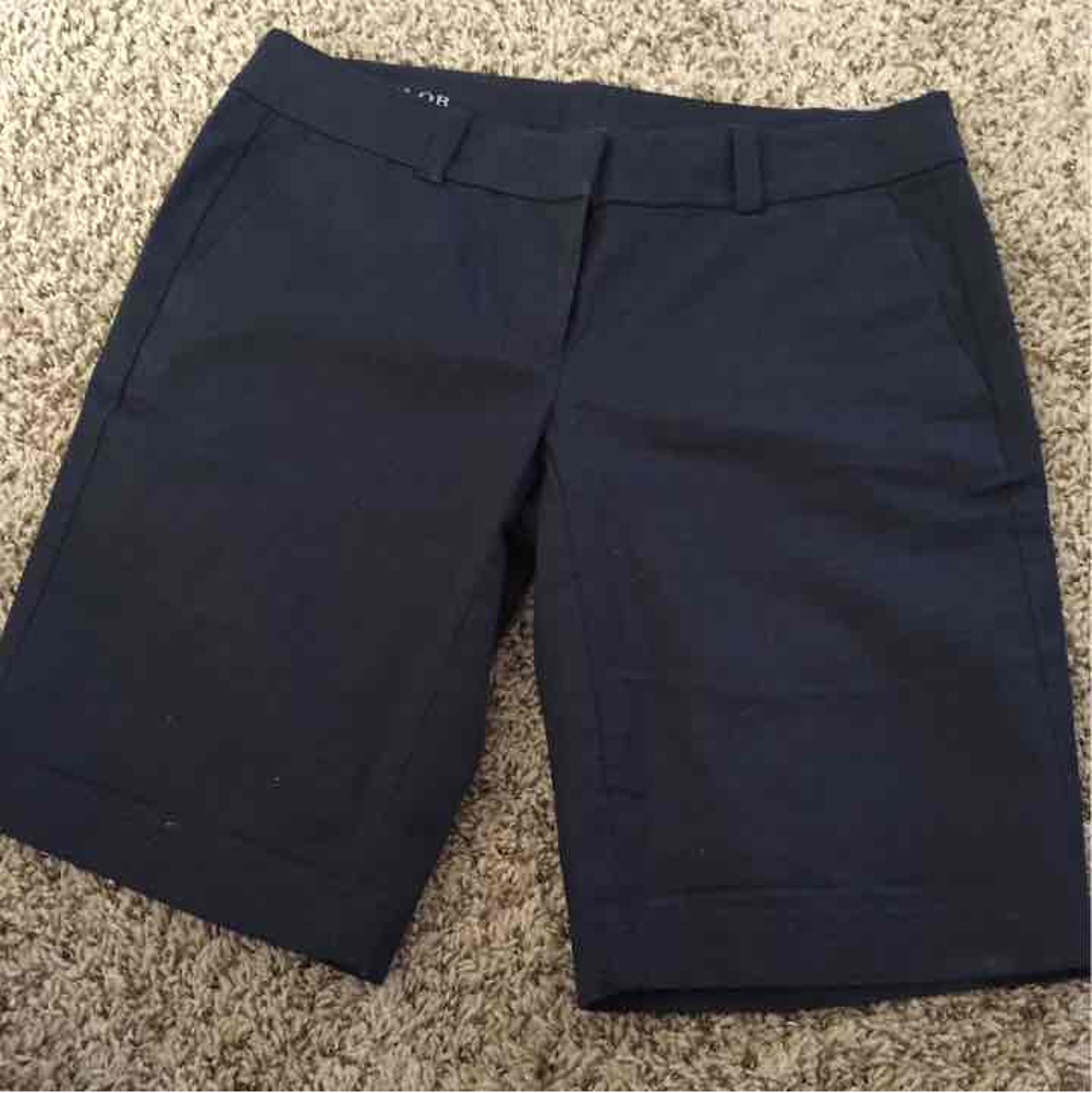 Ann Taylor navy boardwalk shorts