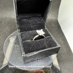 2 carat princess cut diamond ring