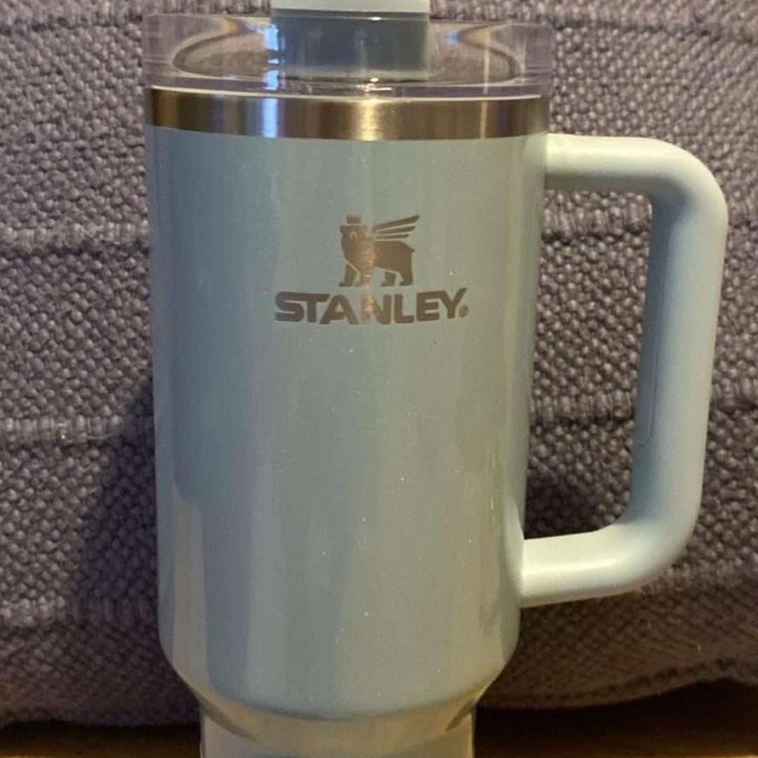 NEW Stanley 40 oz Stainless Steel H2.0 Flowstate Quencher Tumbler BLUEBERRY MILK