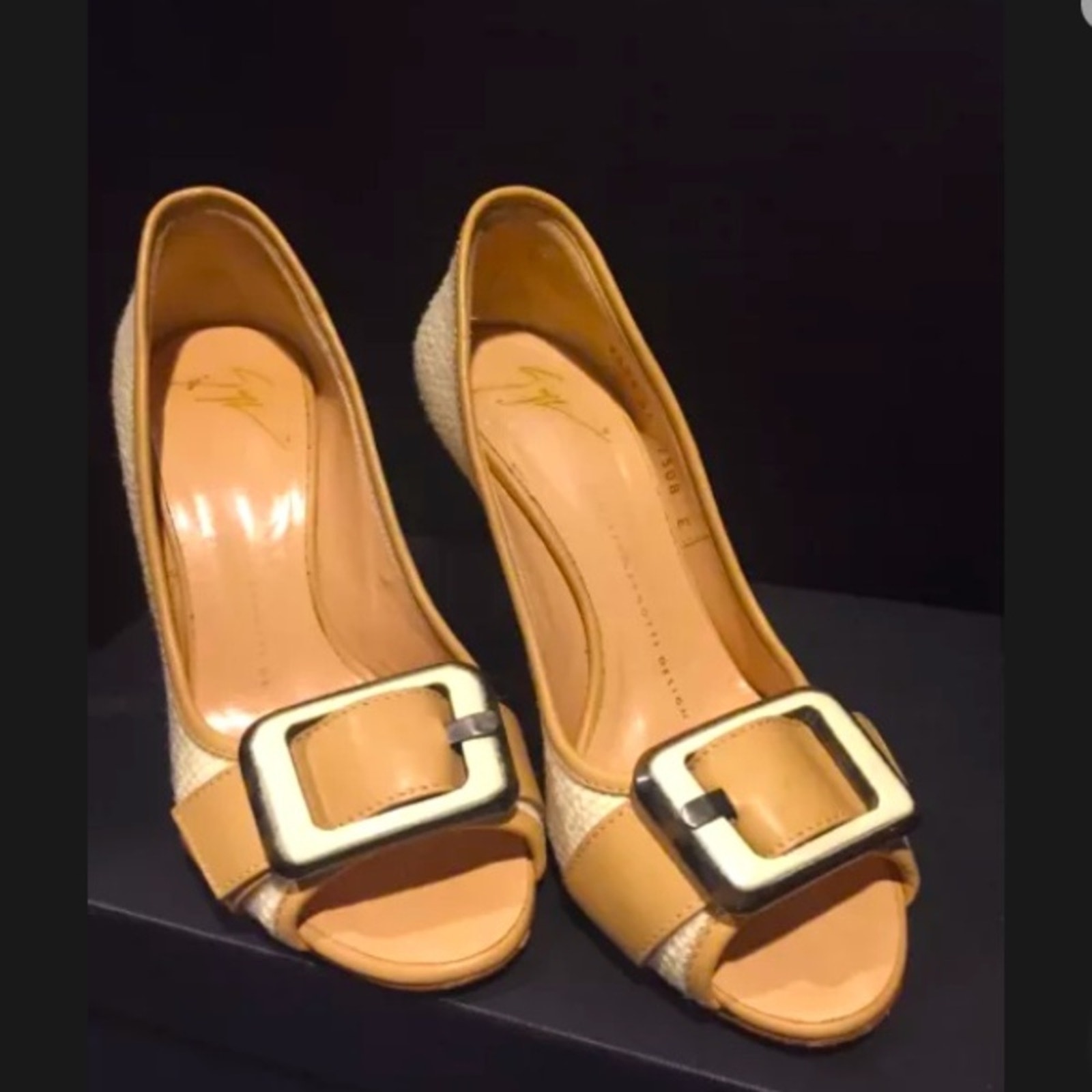 Giuseppe Zanotti Taz Telesand Buckle Pump Naturale Size 11 designer knit crochet