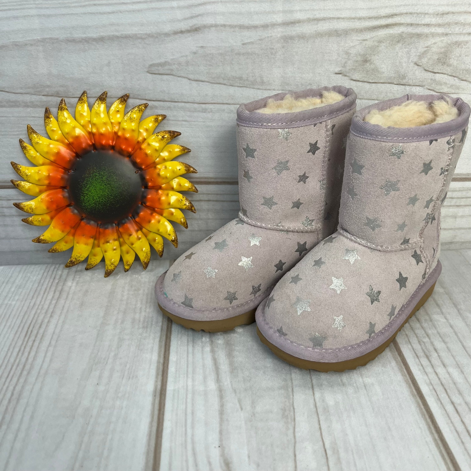 ugg boots lilac stars 8C