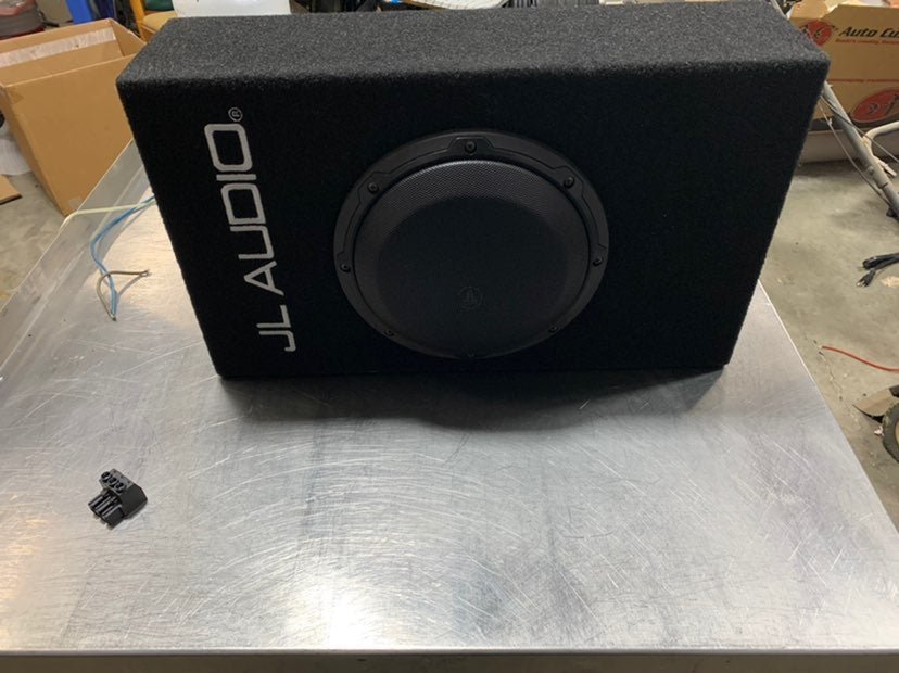 Compare Stores Jl Audio Powered Subwoofer 8w3v3 250w Rm Deals With Discount On Rs