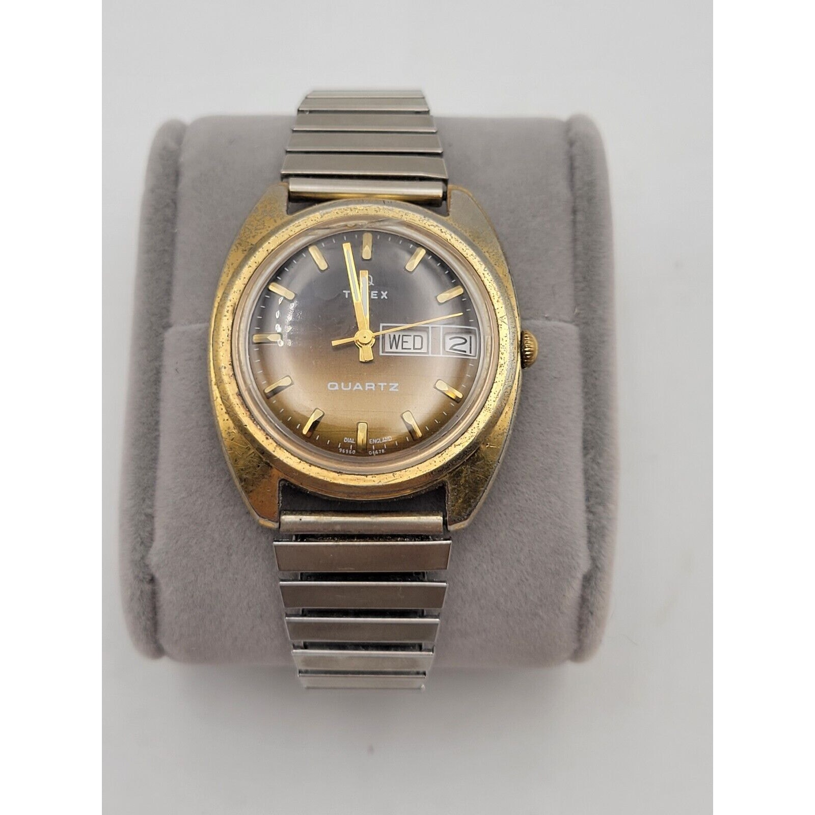 TIMEX Q Quartz Watch Men's Day Date 96960-06678 Goldtone Brown Dial Vintage