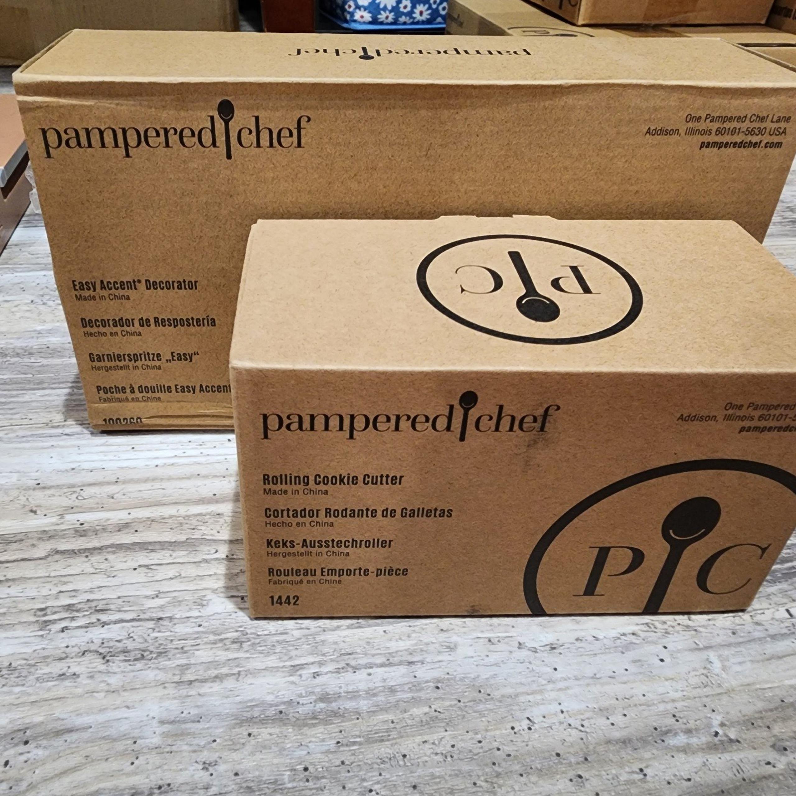 Easy Accent Decorator NIB Pampered Chef & Rolling Cookie Cutter 1442 NIB 100250