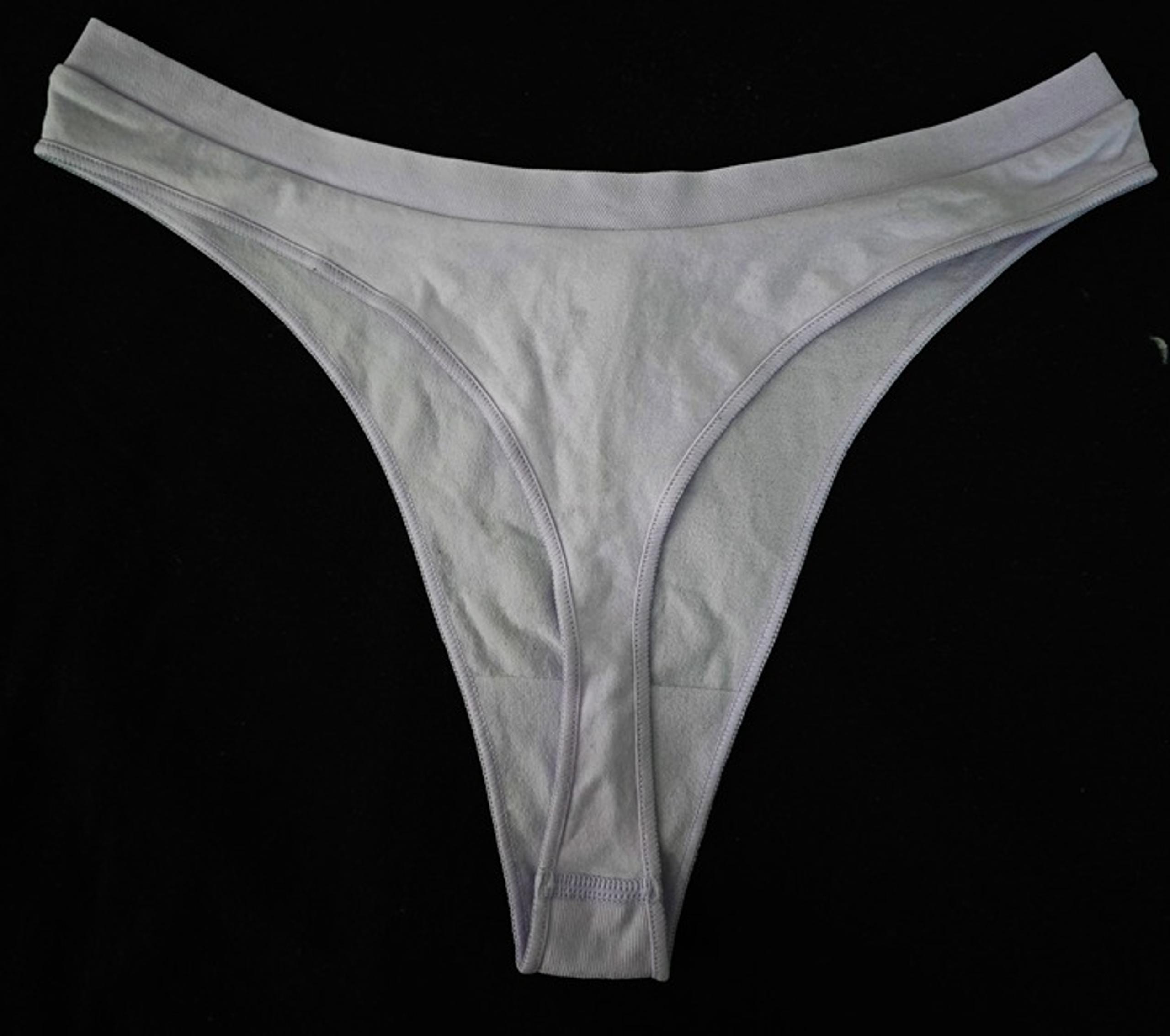 Victoria's Secret PINK limited edition bling wink thong panty Lavender - M