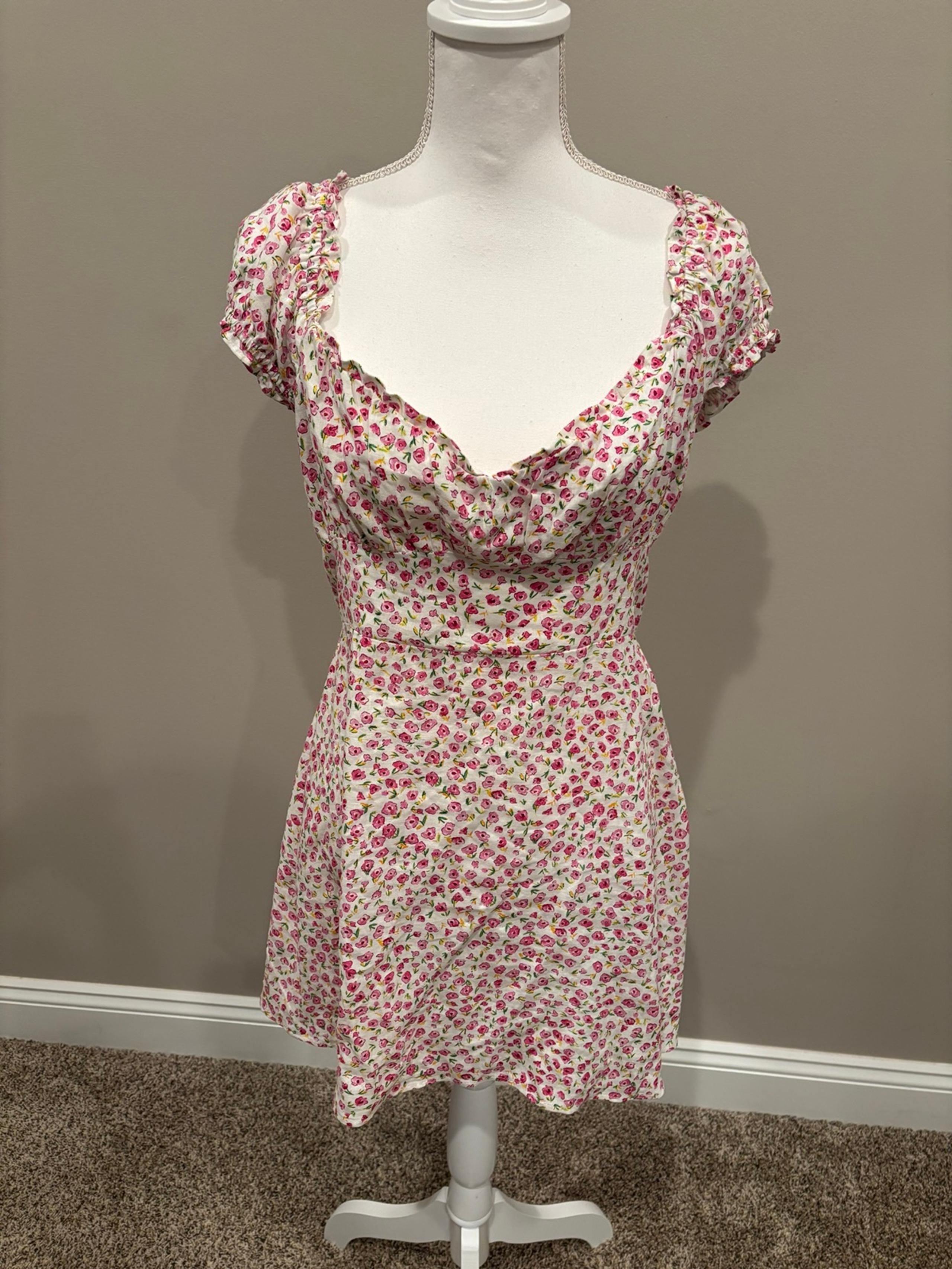 NWT Zara Women's Off The Shoulder
Smocked Mini Dress Floral Linen
Blend