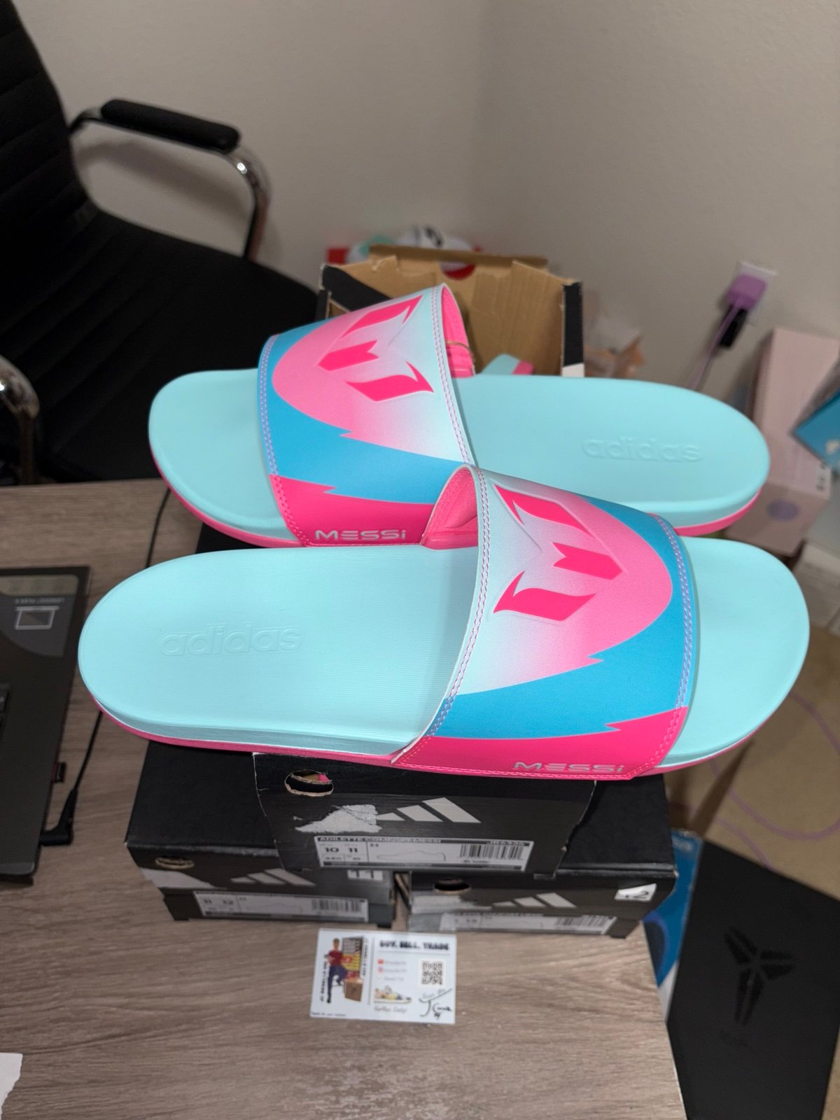 Size 10 - New Adidas Adilette Comfort Messi Slides Sportswear Style JR6326
