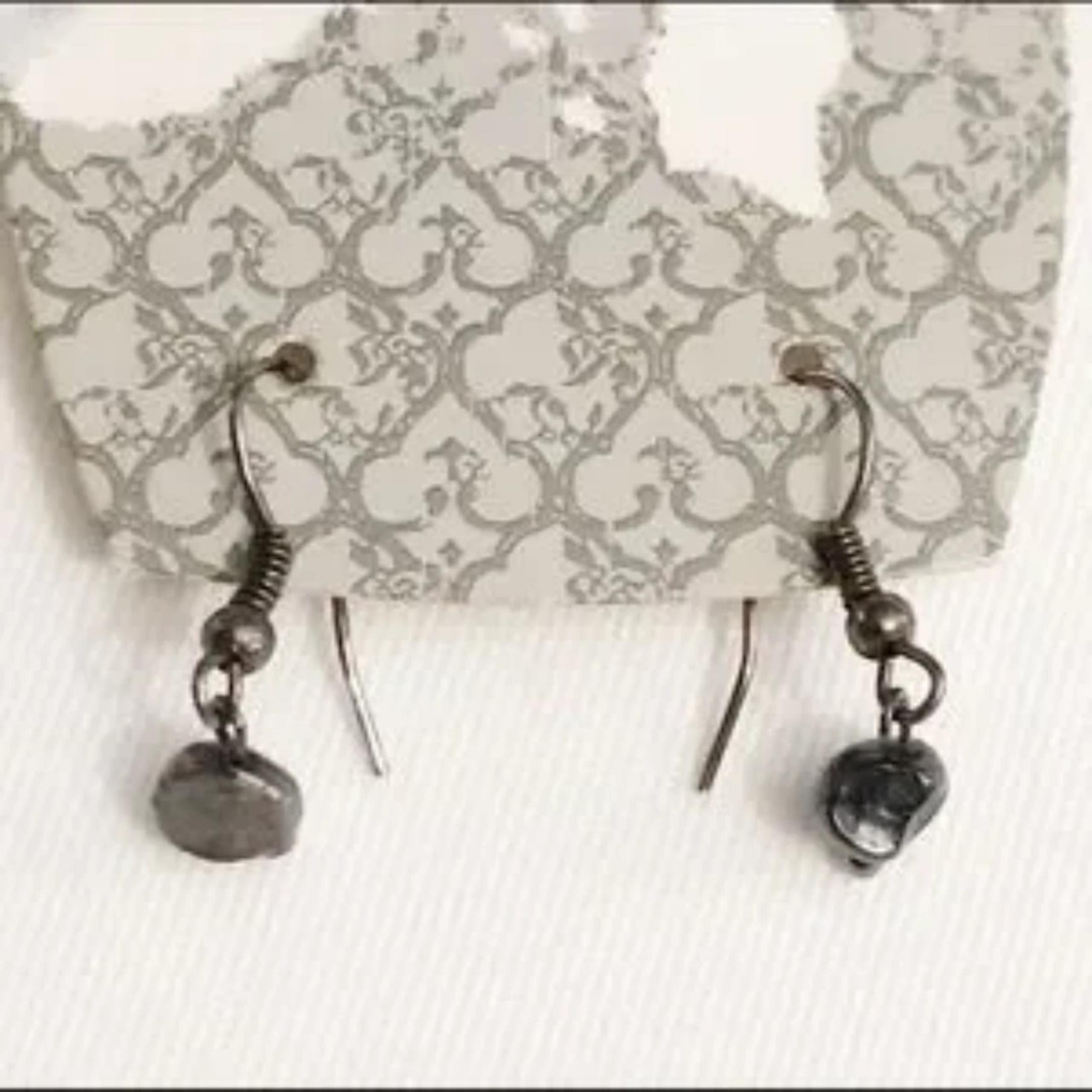 World Market Small Freshwater Pearl Earrings NOC