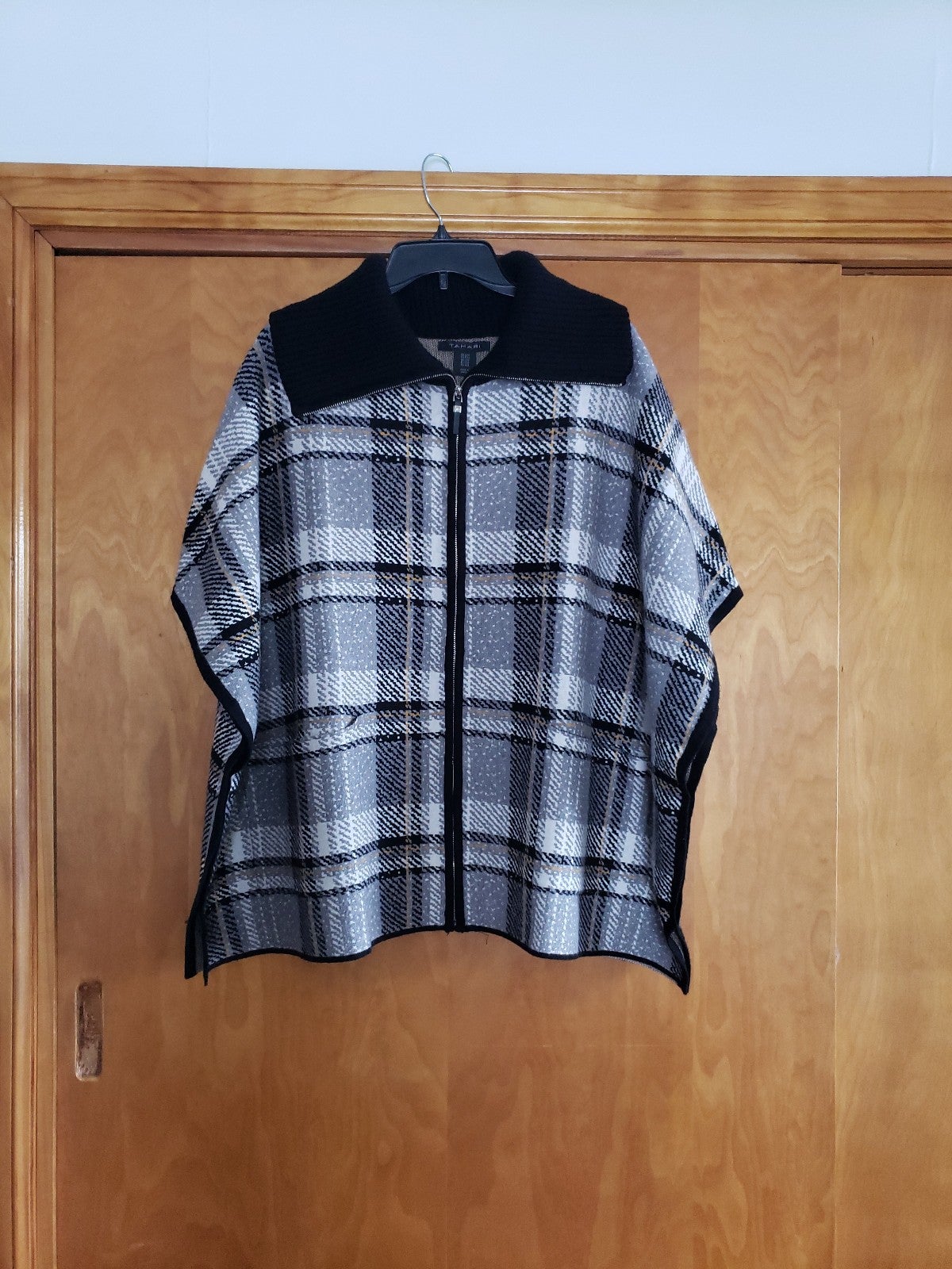 Tahari Women's Poncho Sweater, size S/M