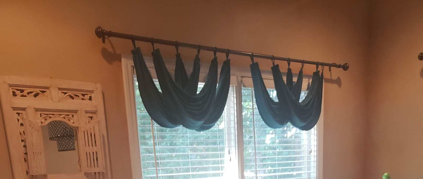 Royal Velvet green window valances 15 pieces