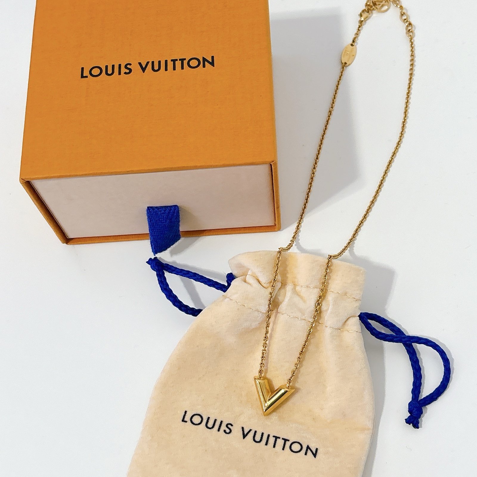 Louis Vuitton V Necklace