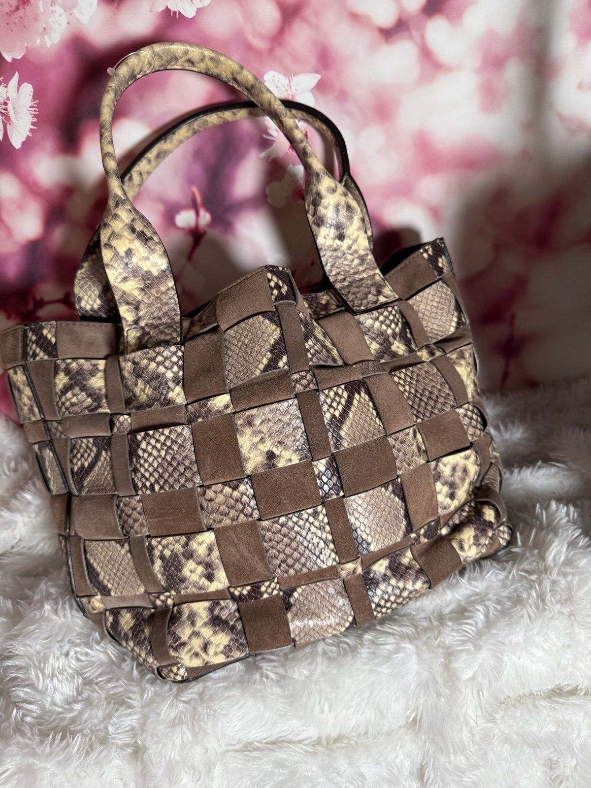 michael kors woven bag