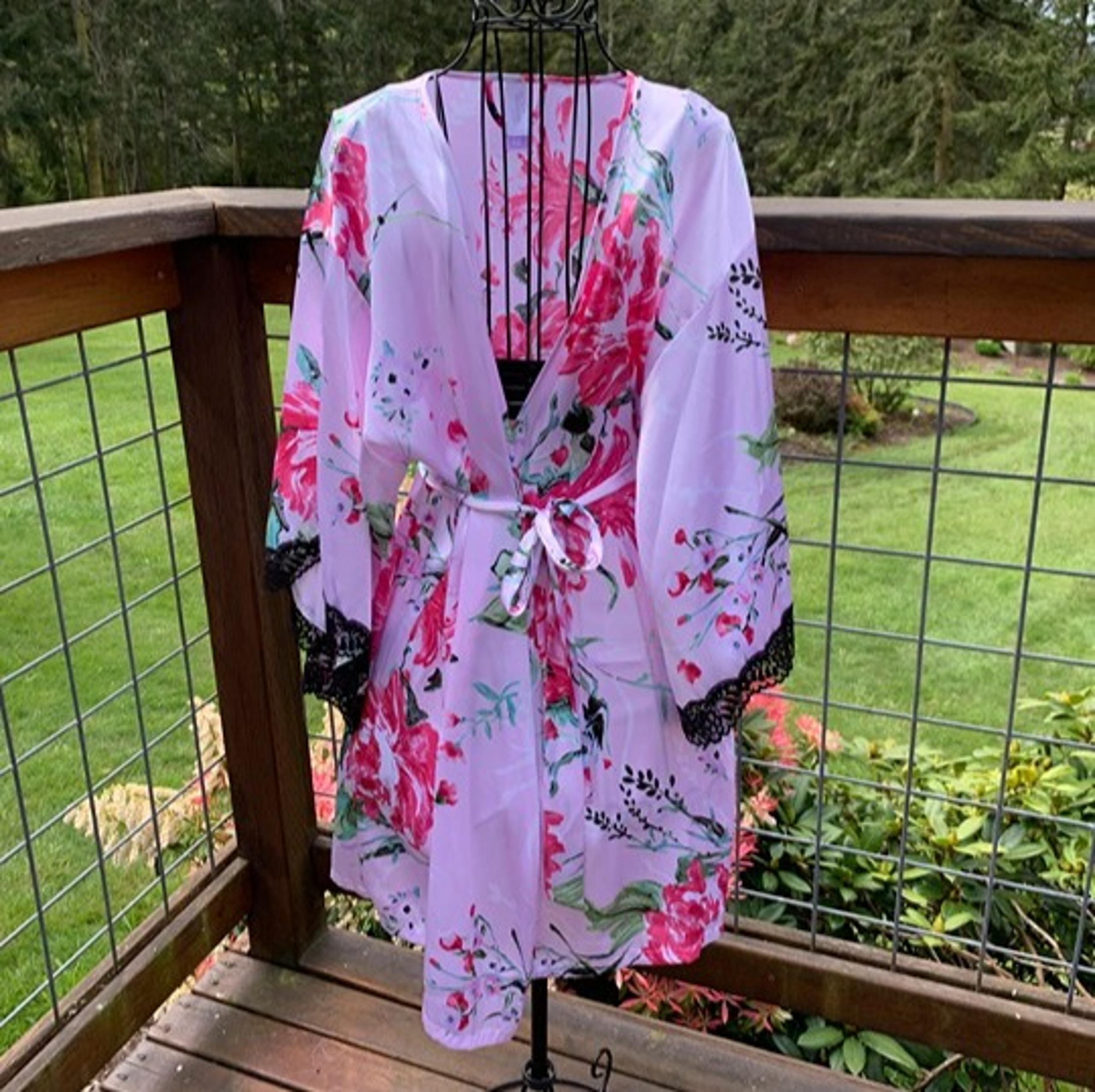 Secret Treasures Women's size Small Pink Floral Kimono/Robe with Black Lace