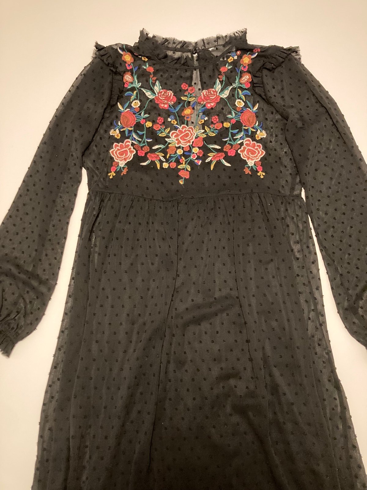 Braeve by Evereve size M black sheer dotted floral embroidery ruffle neck
