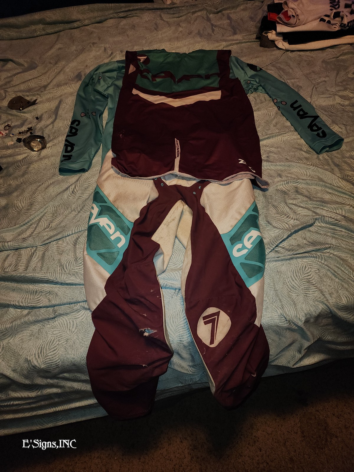 Seven Zero motocross pants, jersey, and tank.