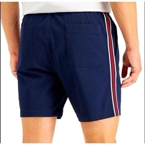MICHAEL KORS Men’s Modern Comfort- Fit Stretch Logo Taped 7” Shorts M