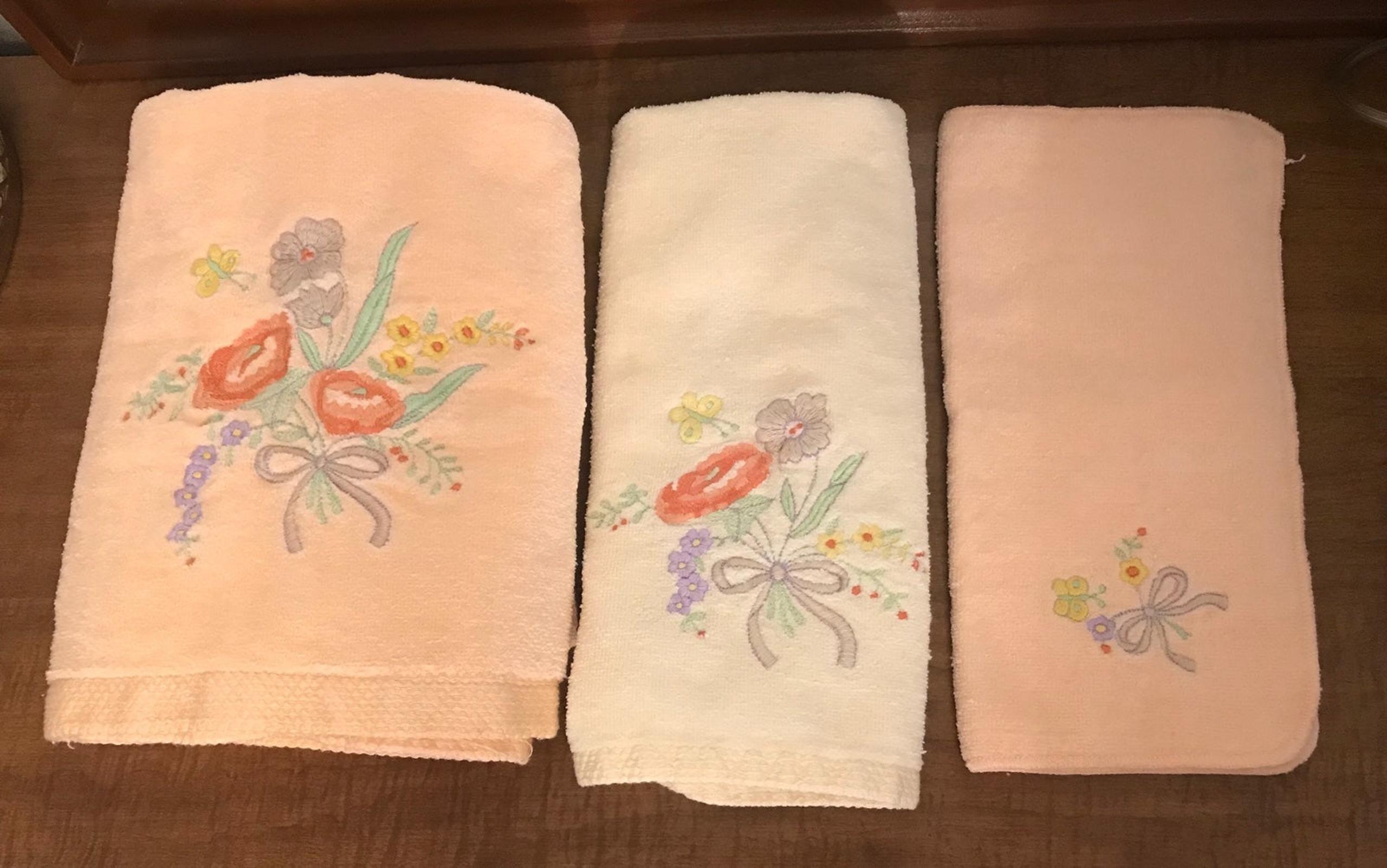 J.C. Penney Embroidered Towel Set (3pc)