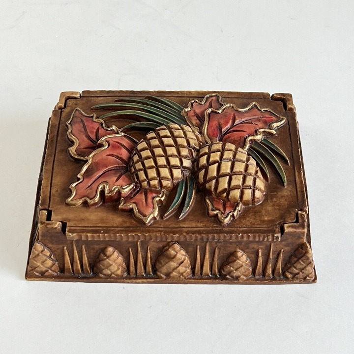 Vintage Pine Cone Playing Cards Trinket Box Vandor Raffia Taiwan 1970s