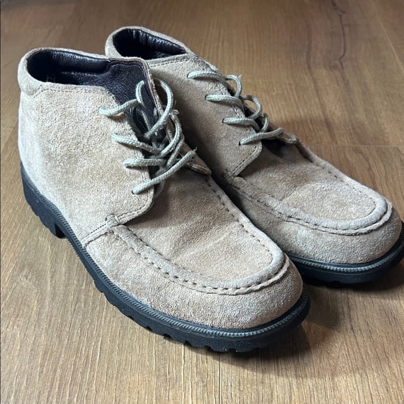 L.L. Bean Men's Chukka Boots in Tan Suede
