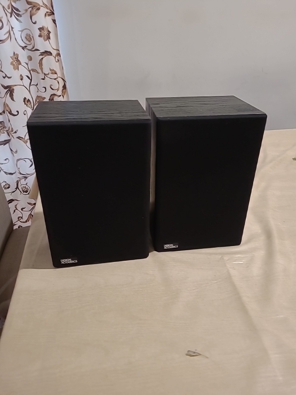 Design Acoustics PS-55 Bookshelf Speakers pair. BLACK point source loud speaker