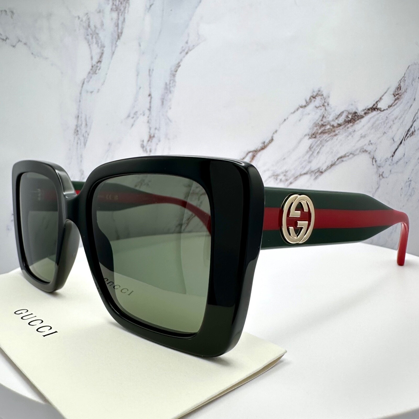 New GUCCI Sunglasses Black 53mm Gold 3D Metal Logo Square 2025 Red Green Arms