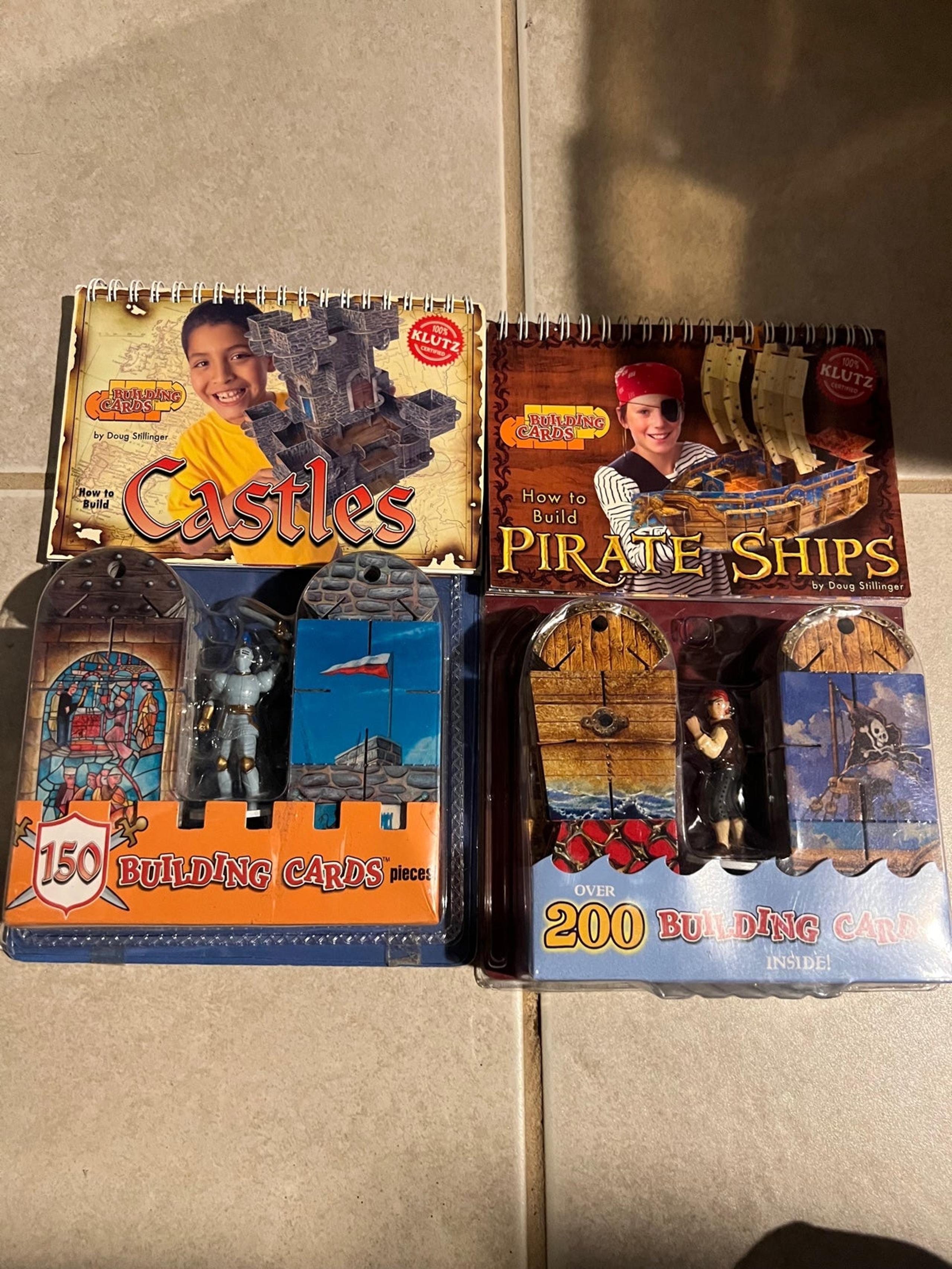 Build castle and pirate books/pieces