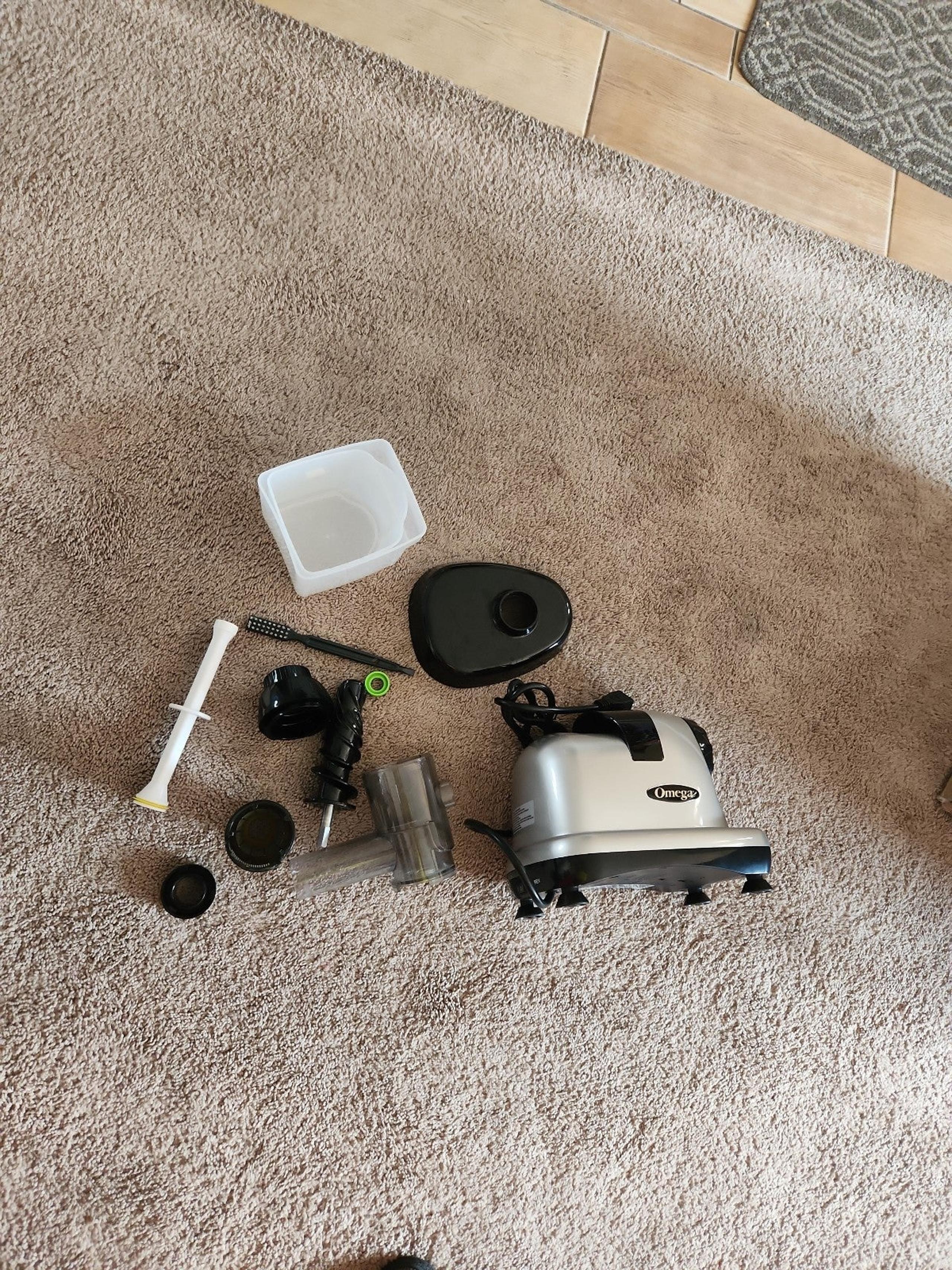Omega juicer
