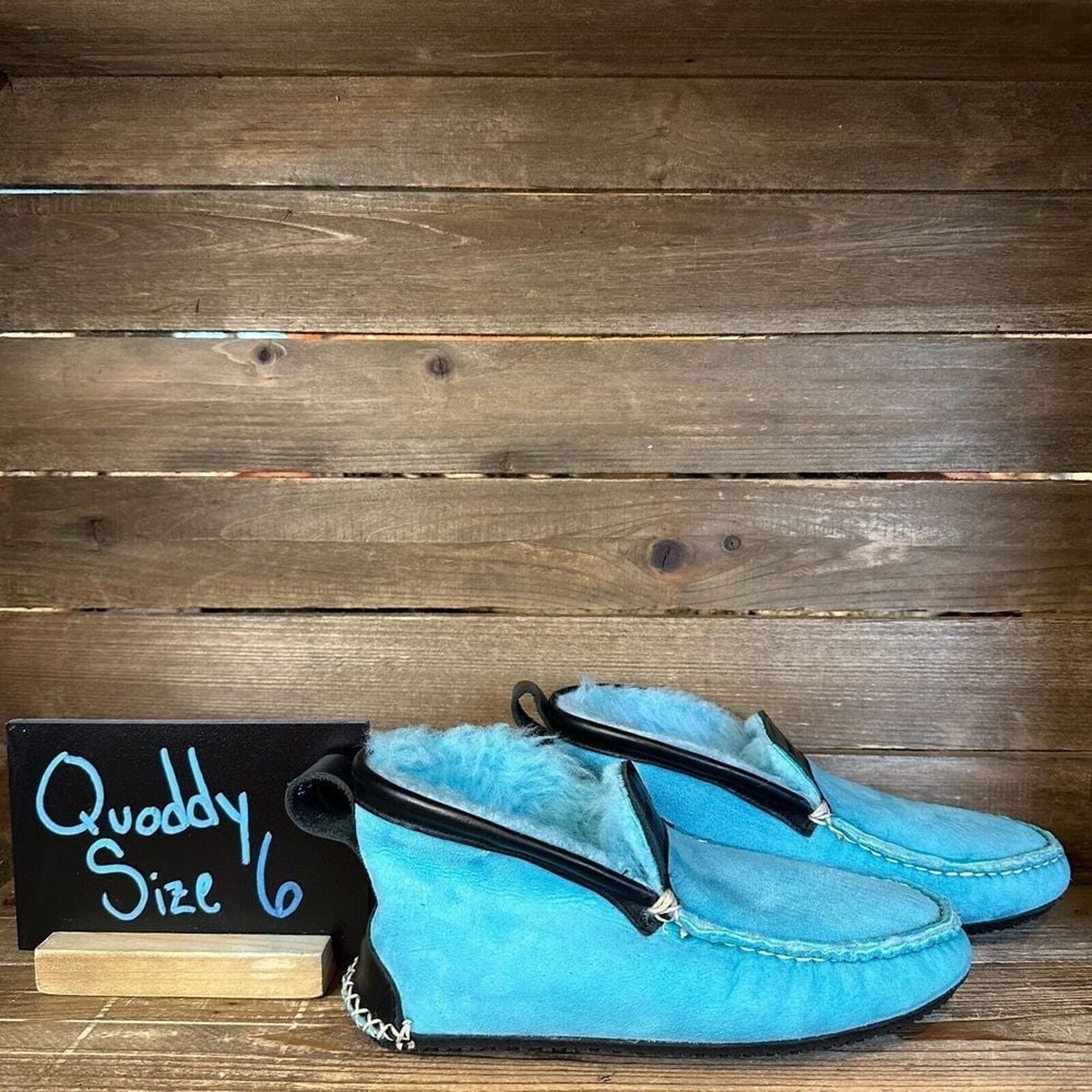 New NWOB Womens Quoddy Dorm Boot Blue Sheepskin Ankle Slippers Moccasins Size 6