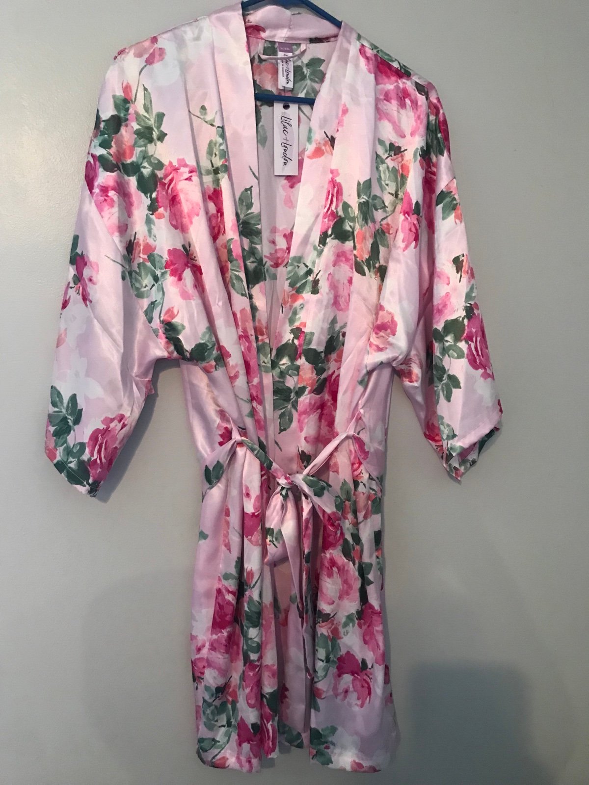 Robe Satin size XL New with Tags